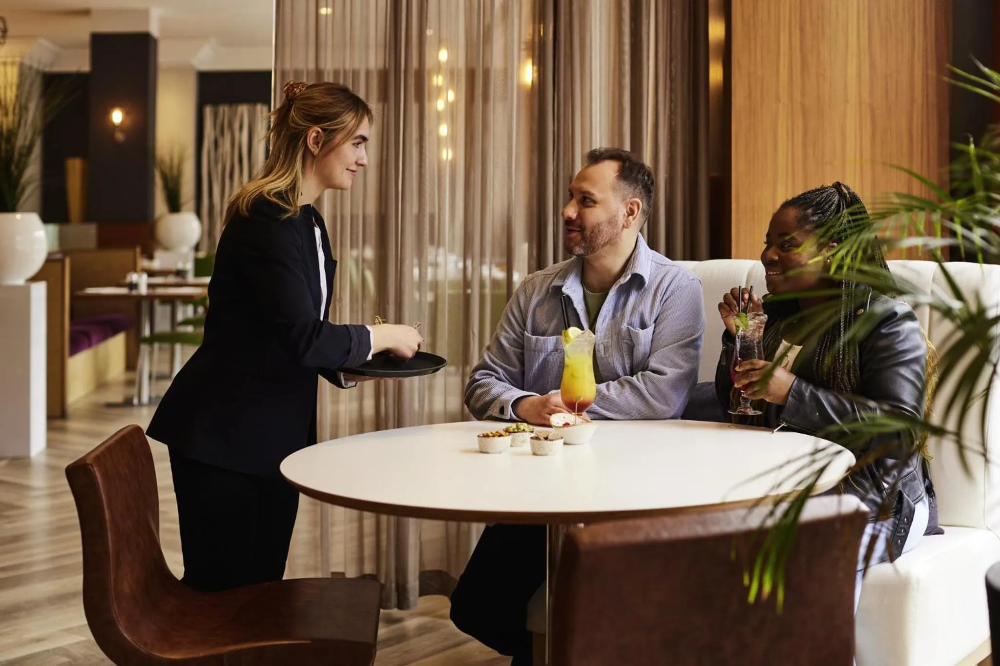 Lounge or bar in Novotel Bristol Centre