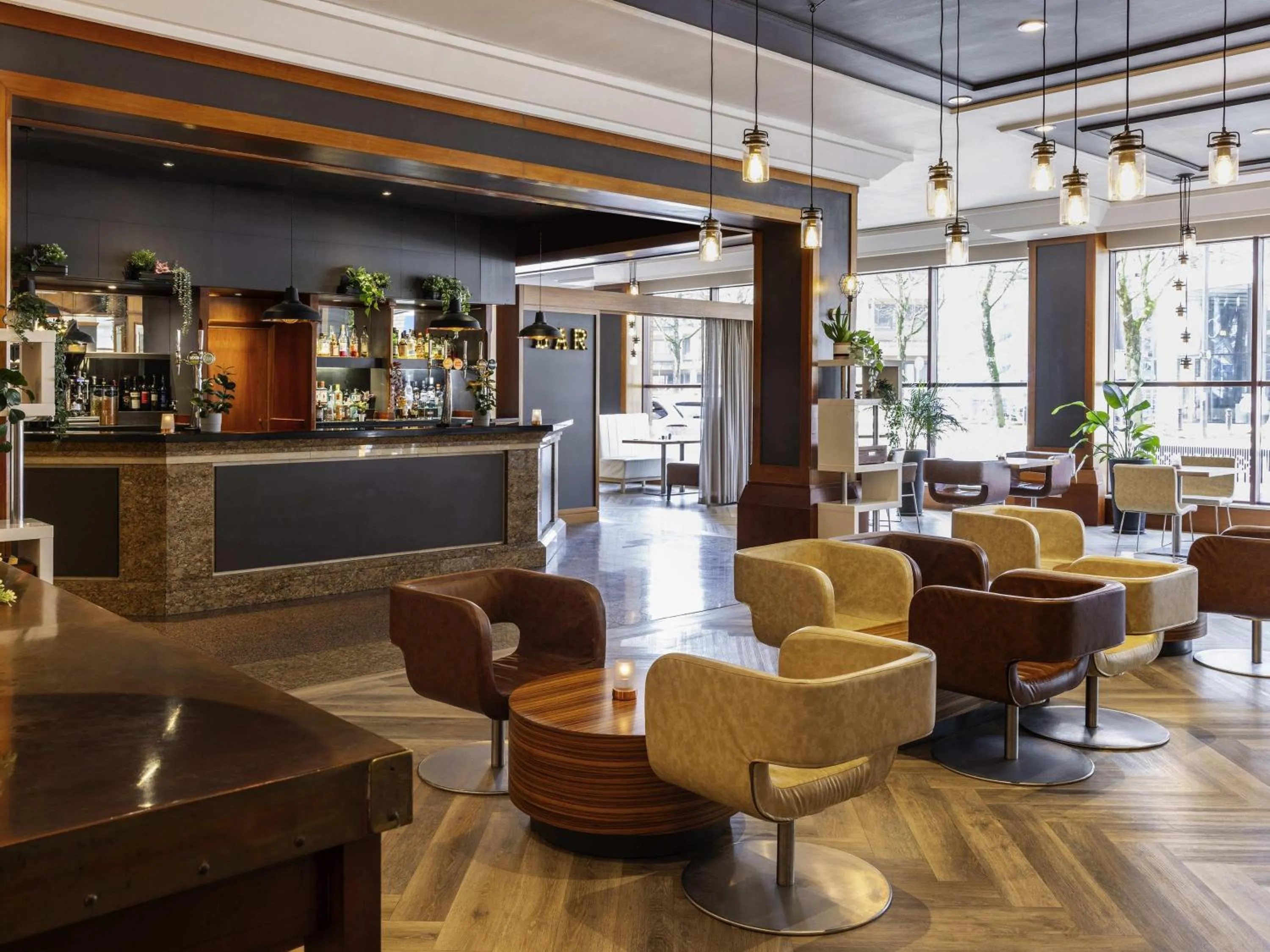 Lounge or bar in Novotel Bristol Centre