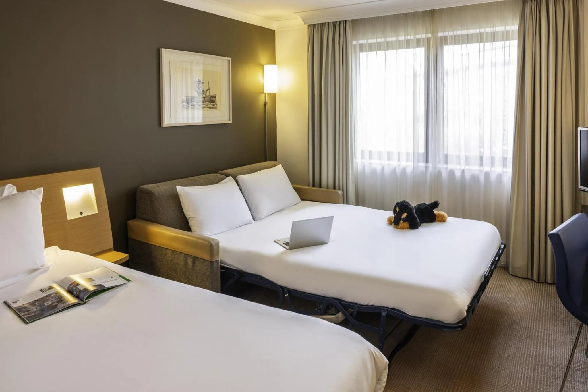 Bedroom, Bed in Novotel Bristol Centre