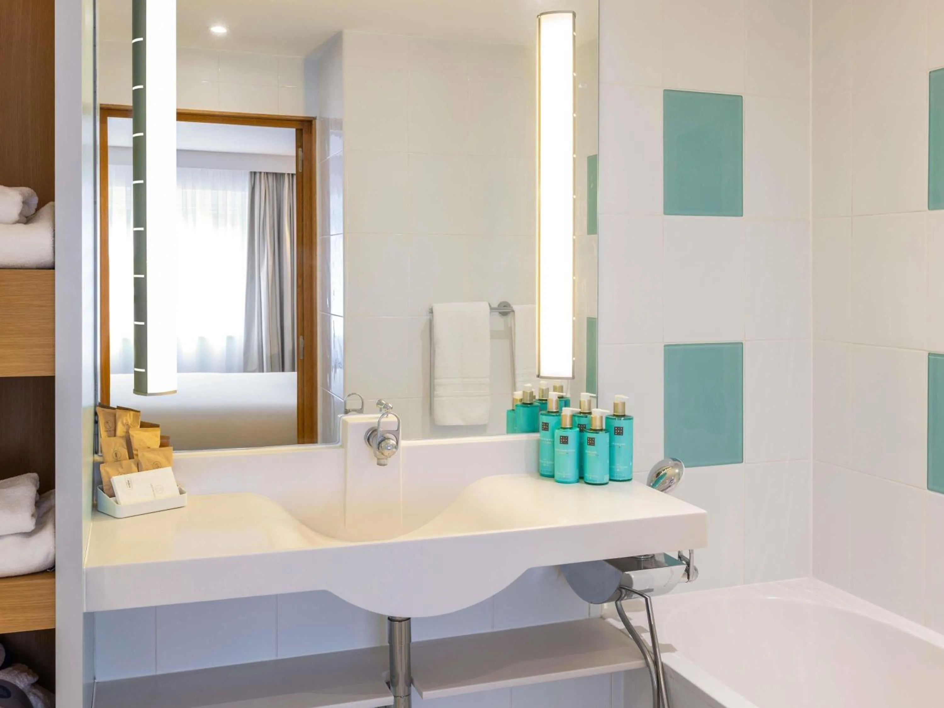 Bedroom in Novotel Bristol Centre