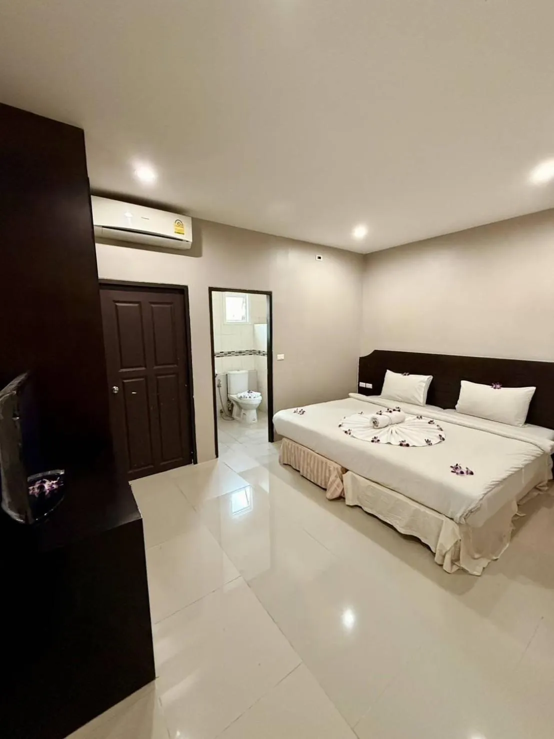 Bedroom in Outdoor Inn Kata Hotel