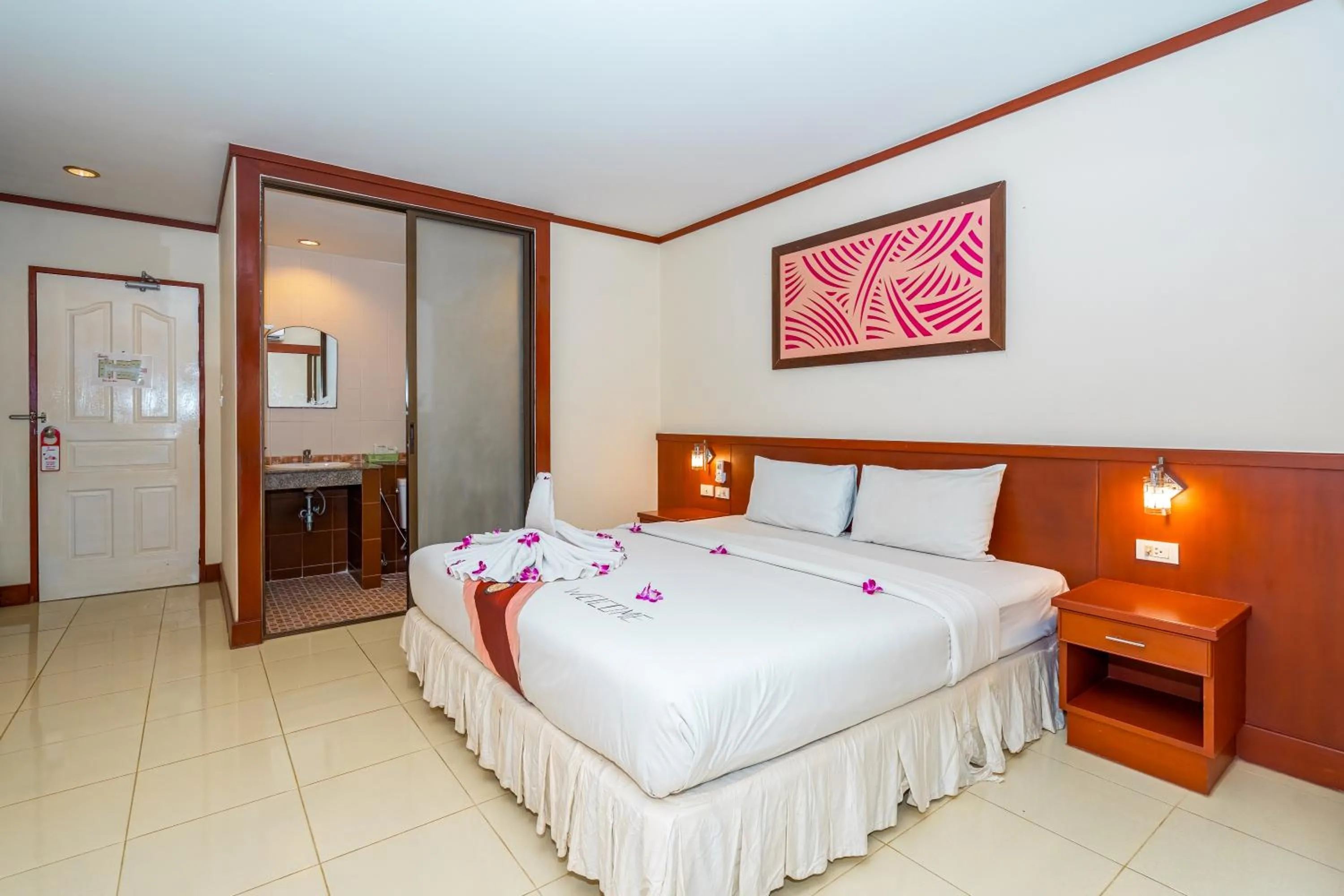 Bed in Outdoor Inn Kata Hotel