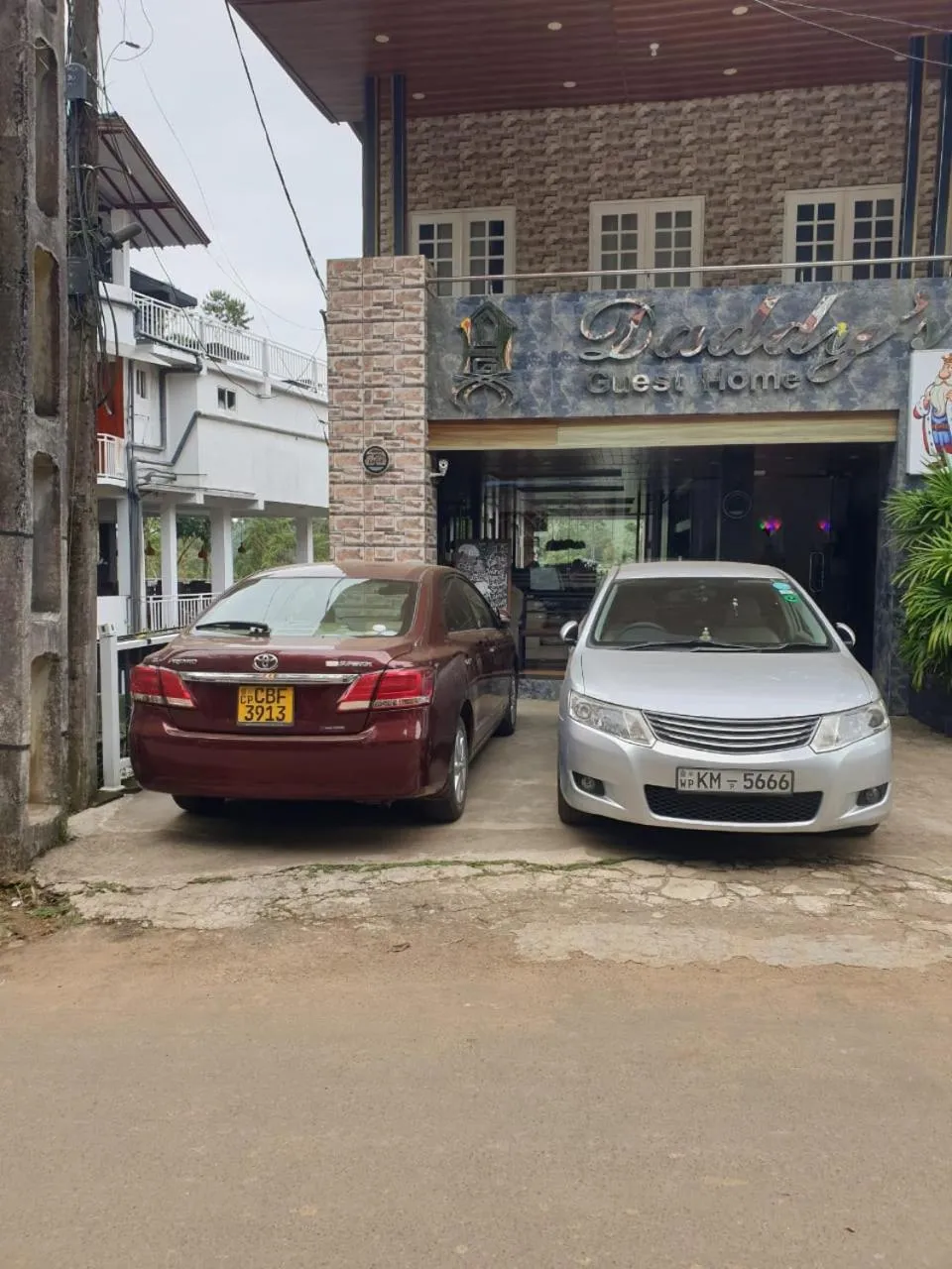 Parking in Daddy's Guest