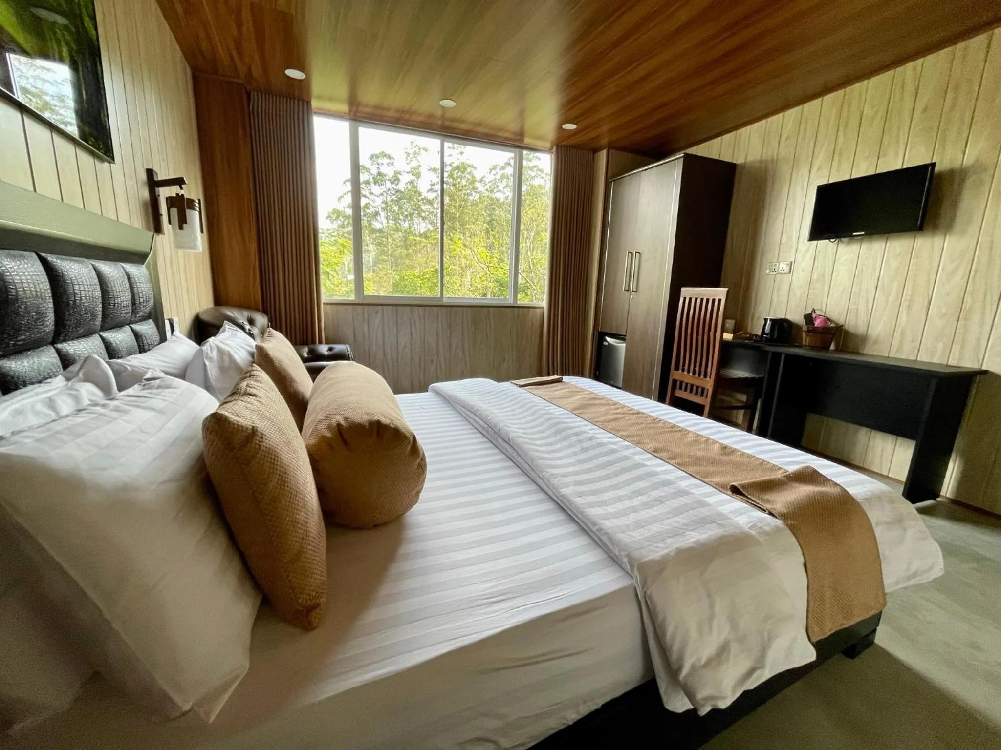 Bedroom, Bed in Daddy's Guest