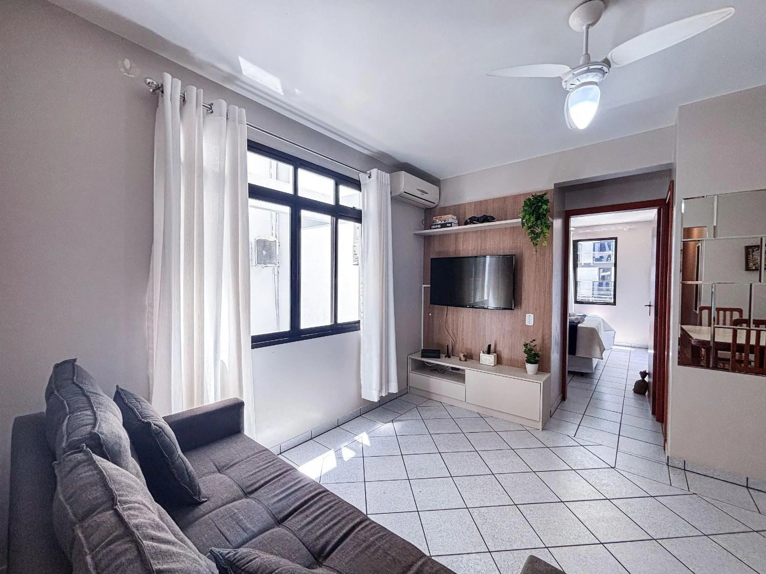 Apê Completo, A/C, Wi-Fi | 300m Praia Canasvieiras