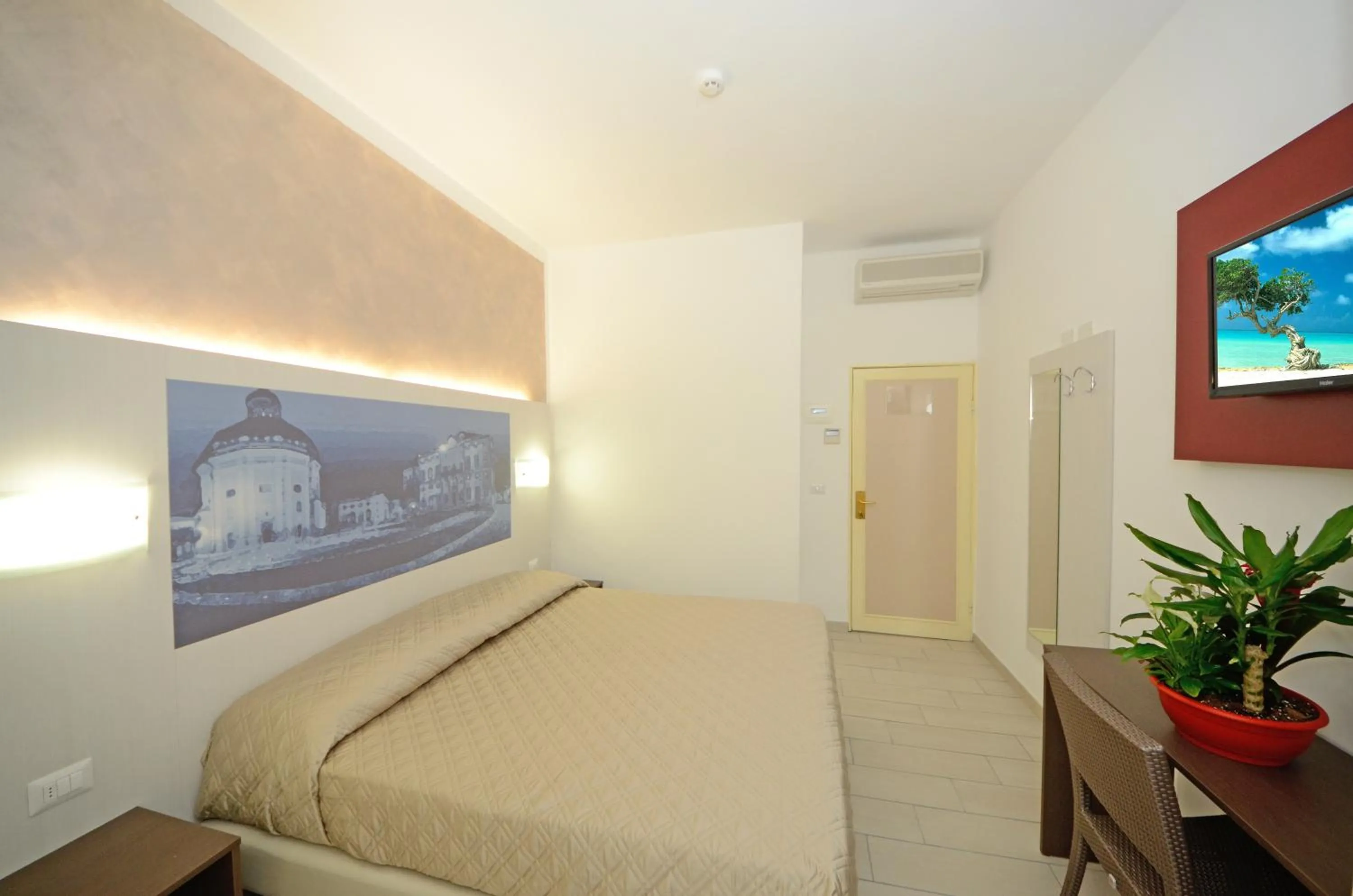 Photo of the whole room, Bed in Hotel Lido Mazzini