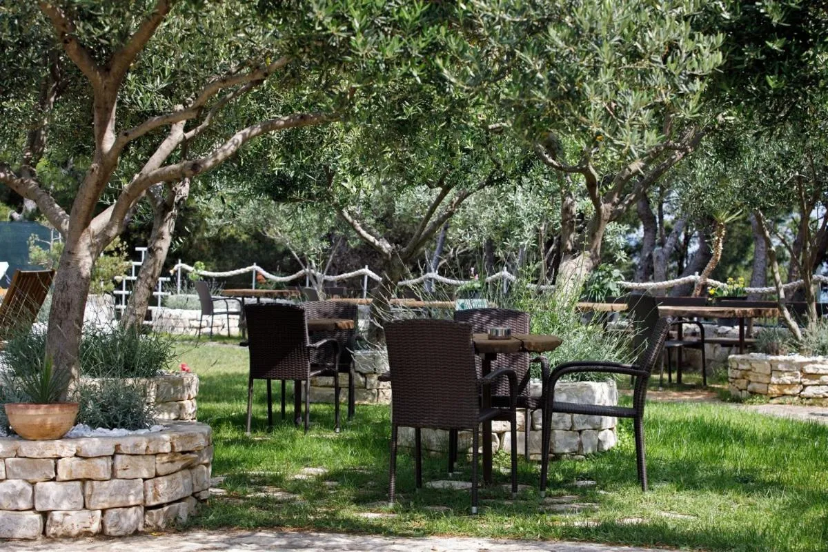 Garden in Ark Beach Apartments