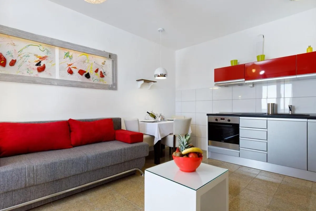 Kitchen or kitchenette in Ark Beach Apartments