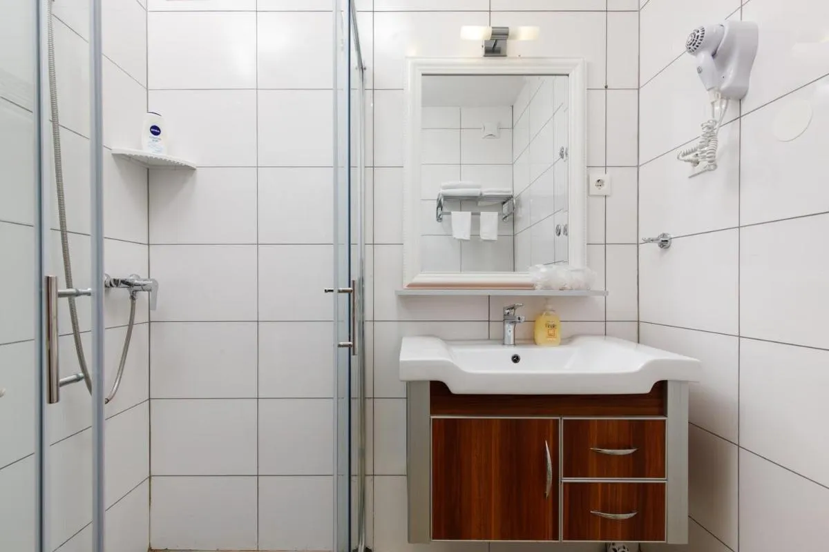 Bathroom in Ark Beach Apartments