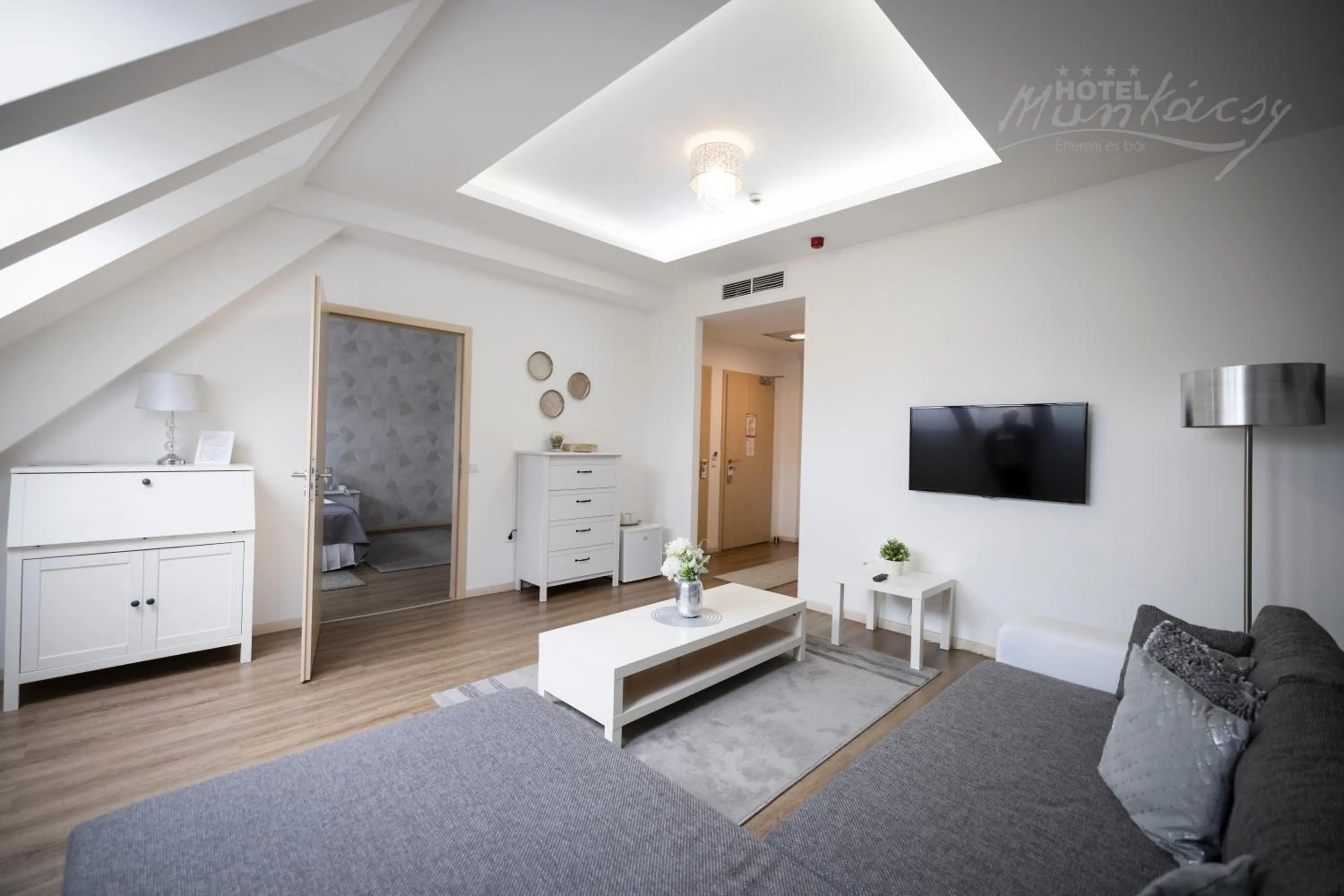 Deluxe Suite - single occupancy in Munkácsy Hotel