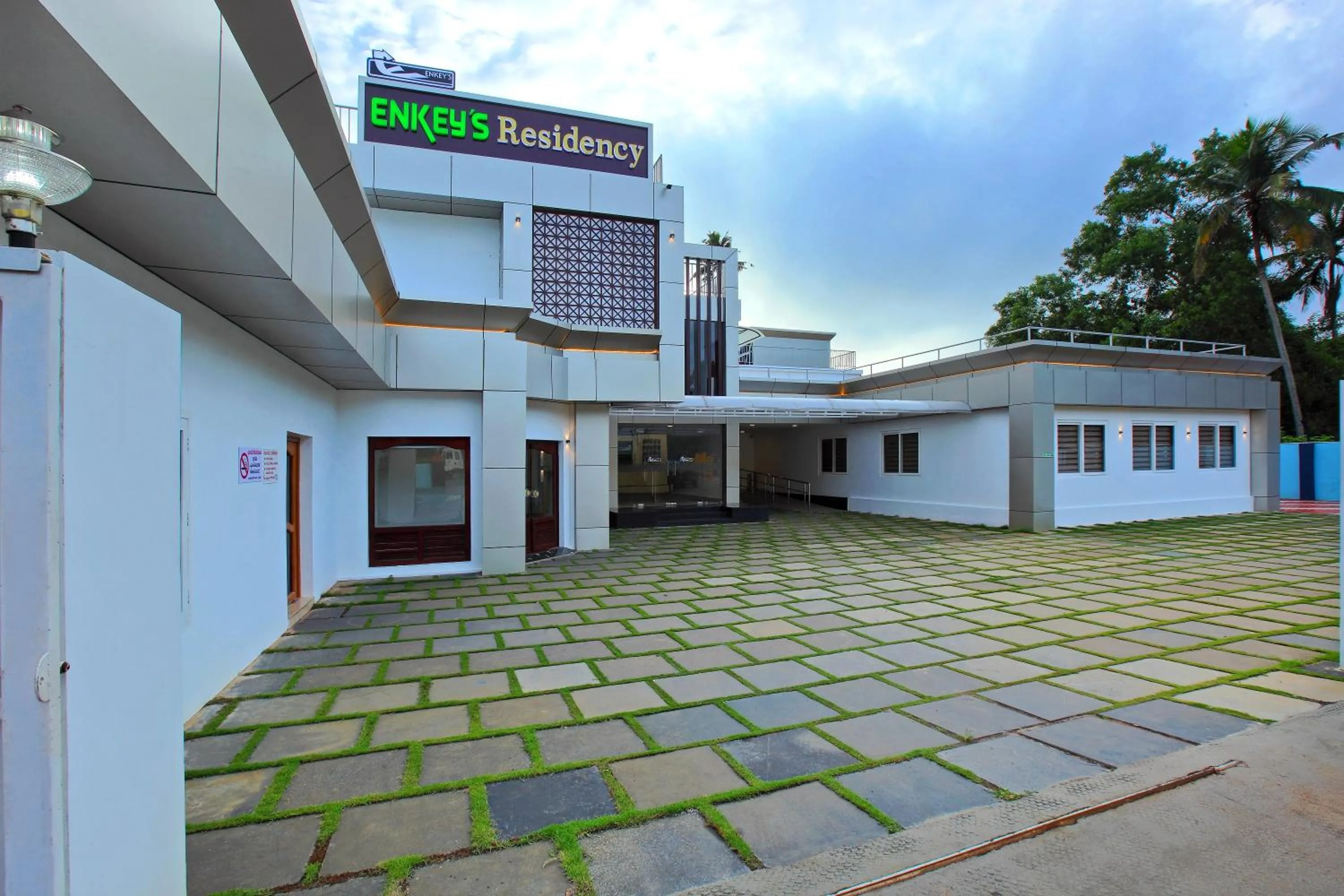 Facade/entrance in Enkeys Residency