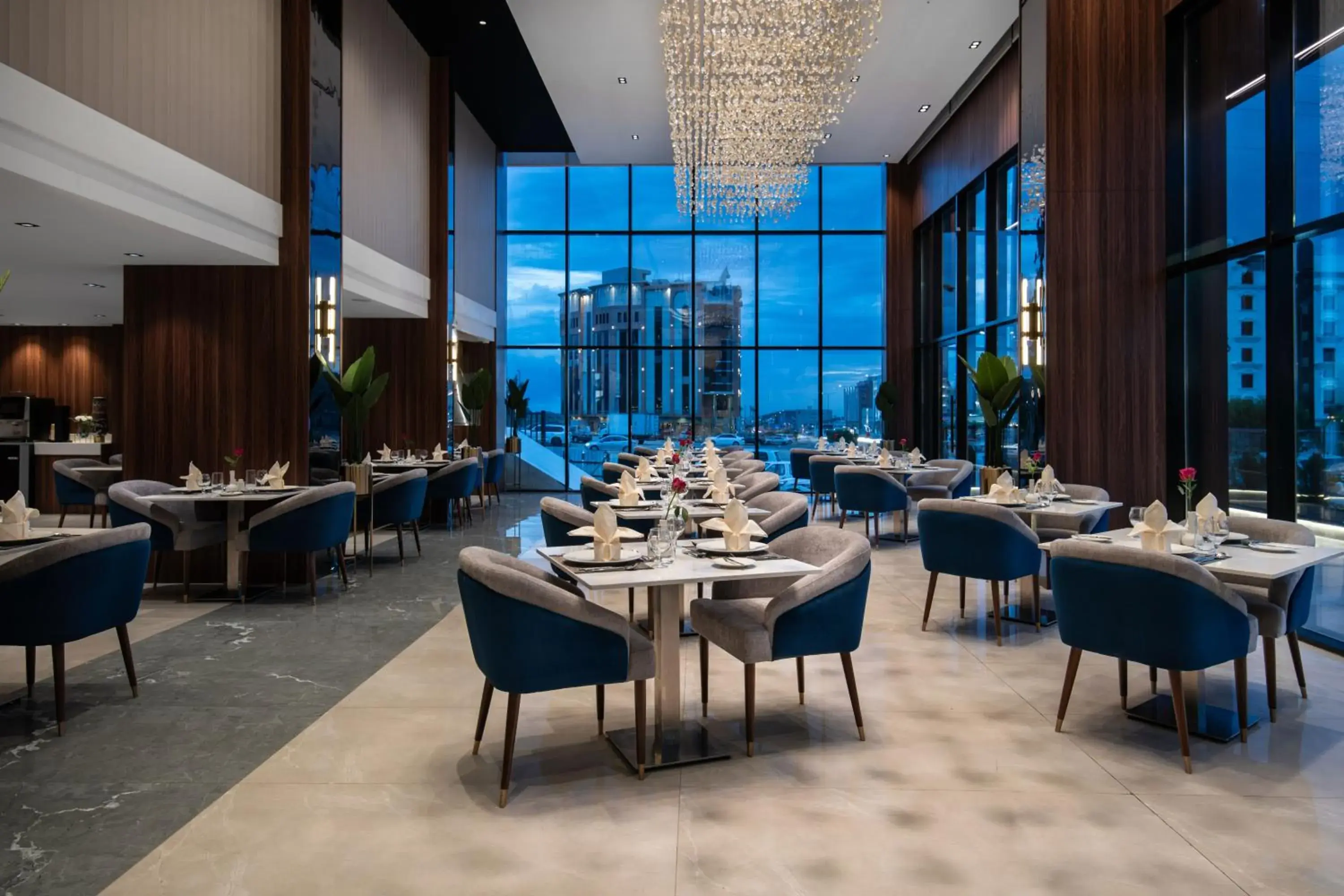 Restaurant/places to eat in Warwick Al Taif Hotel Restaurant/places to eat in Warwick Al Taif Hotel