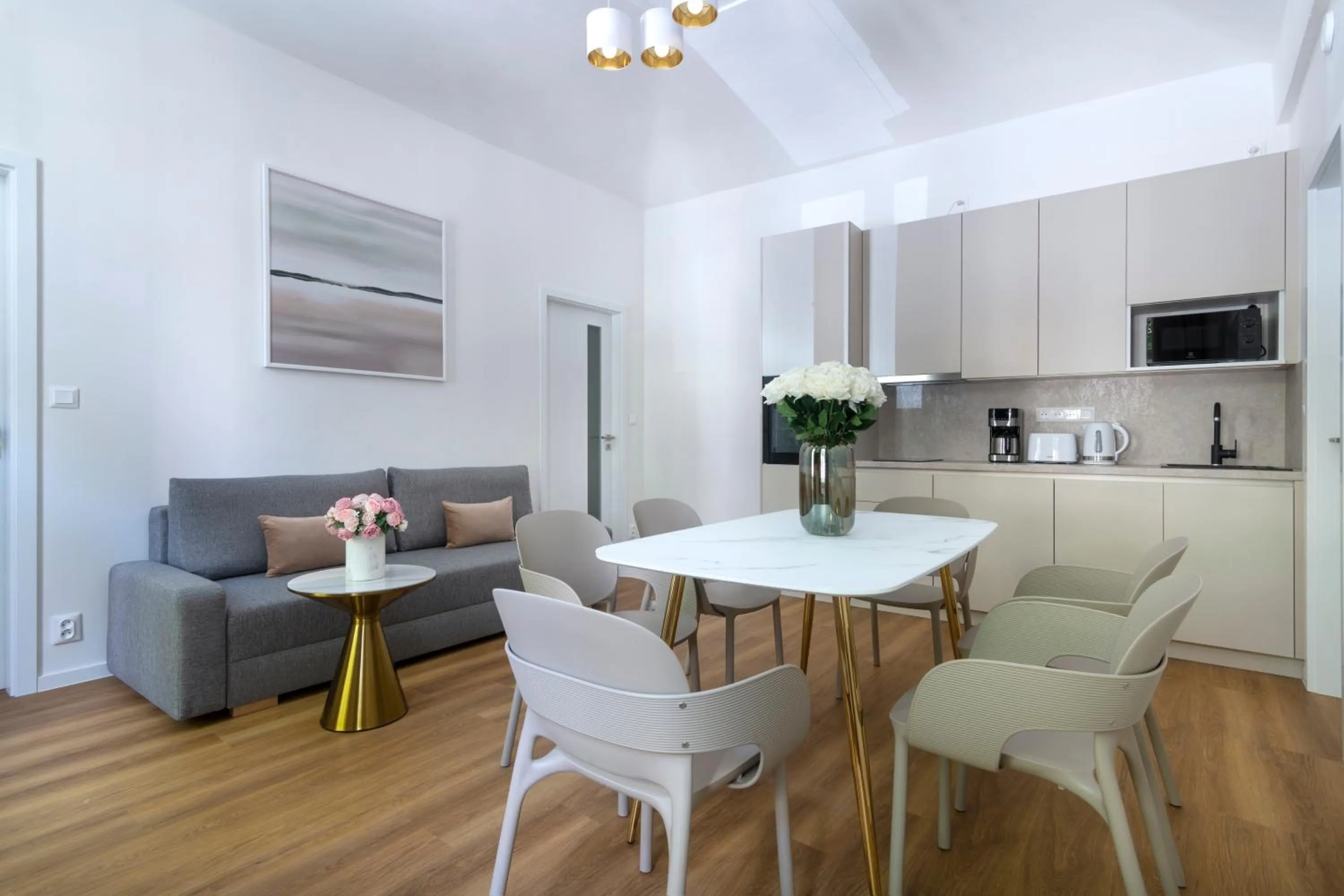 Kitchen or kitchenette in Encore Boutique Residence by Dwellfort