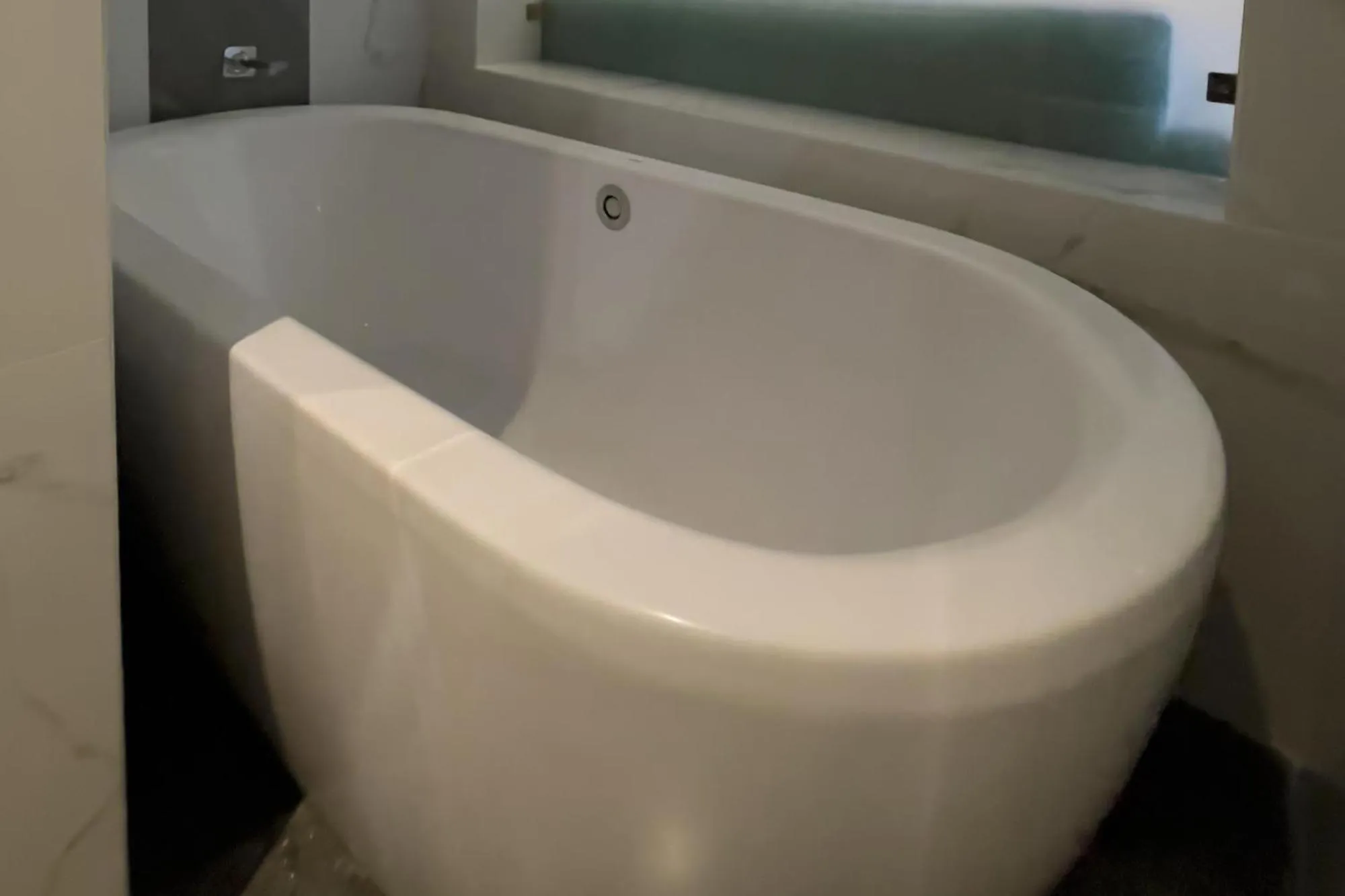 Bath in Belajandro Hotel Angeles City