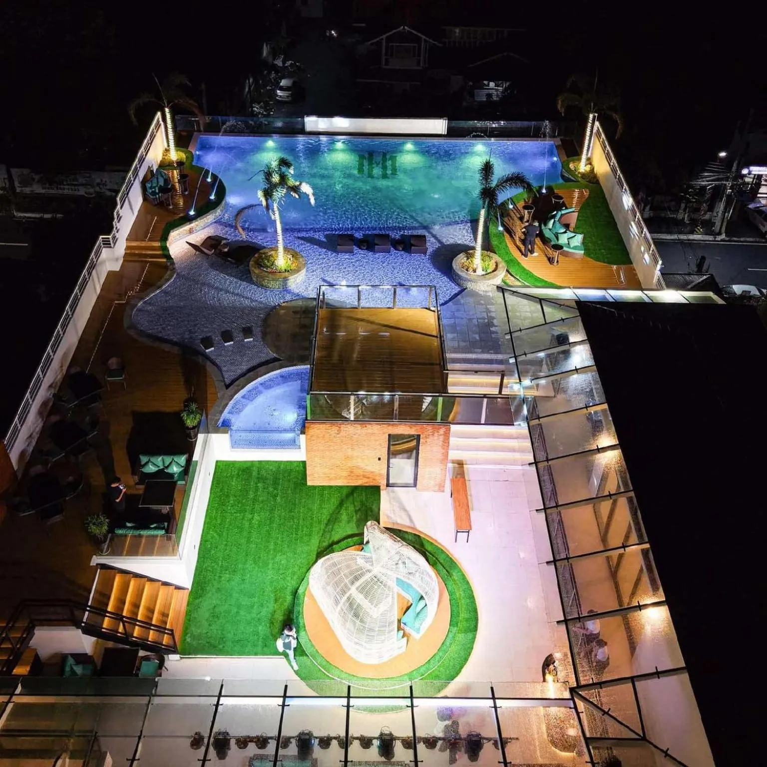 Swimming pool in Belajandro Hotel Angeles City