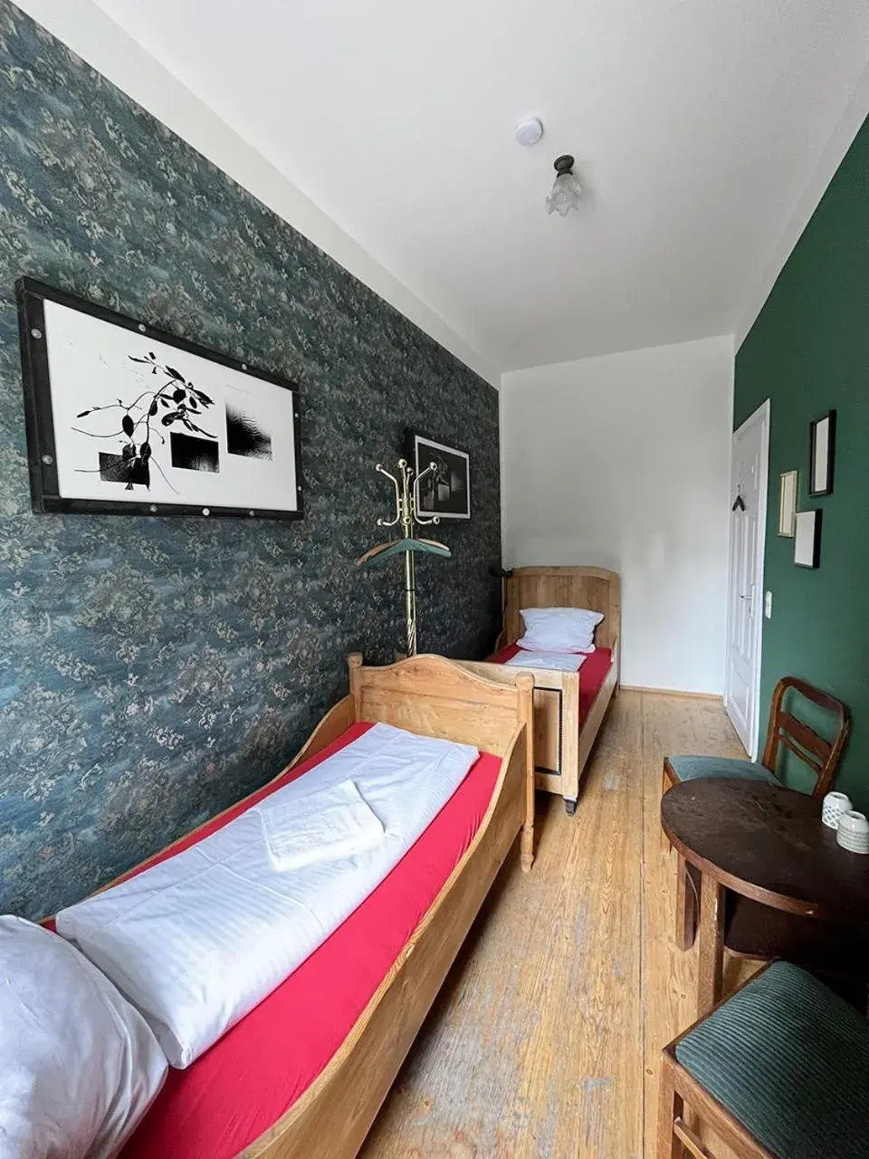 Twin Room with Shared Bathroom in Homeplanet Hostel Twin Room with Shared Bathroom in Homeplanet Hostel