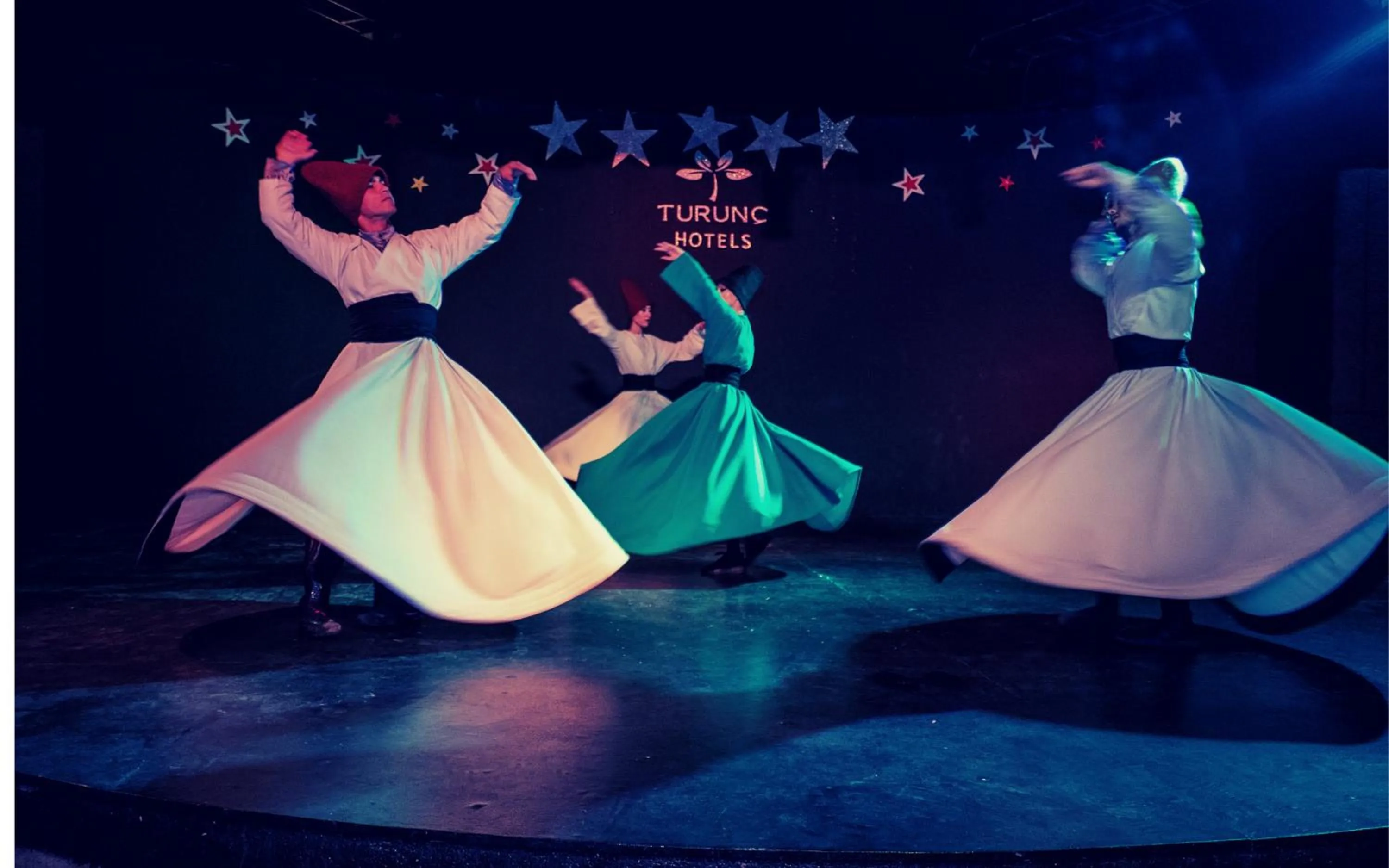 Evening entertainment in Turunc Resort Hotel