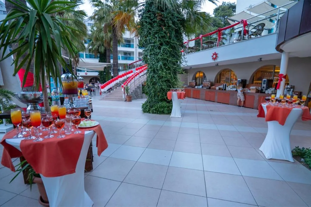 Restaurant/places to eat in Turunc Resort Hotel