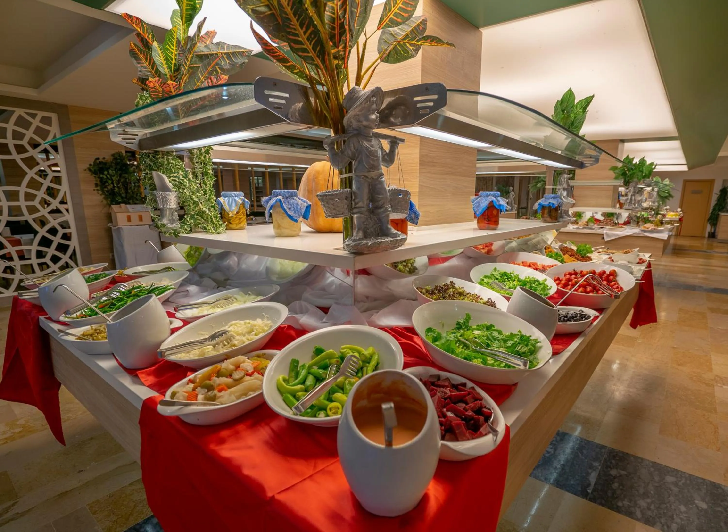 Food in Turunc Resort Hotel