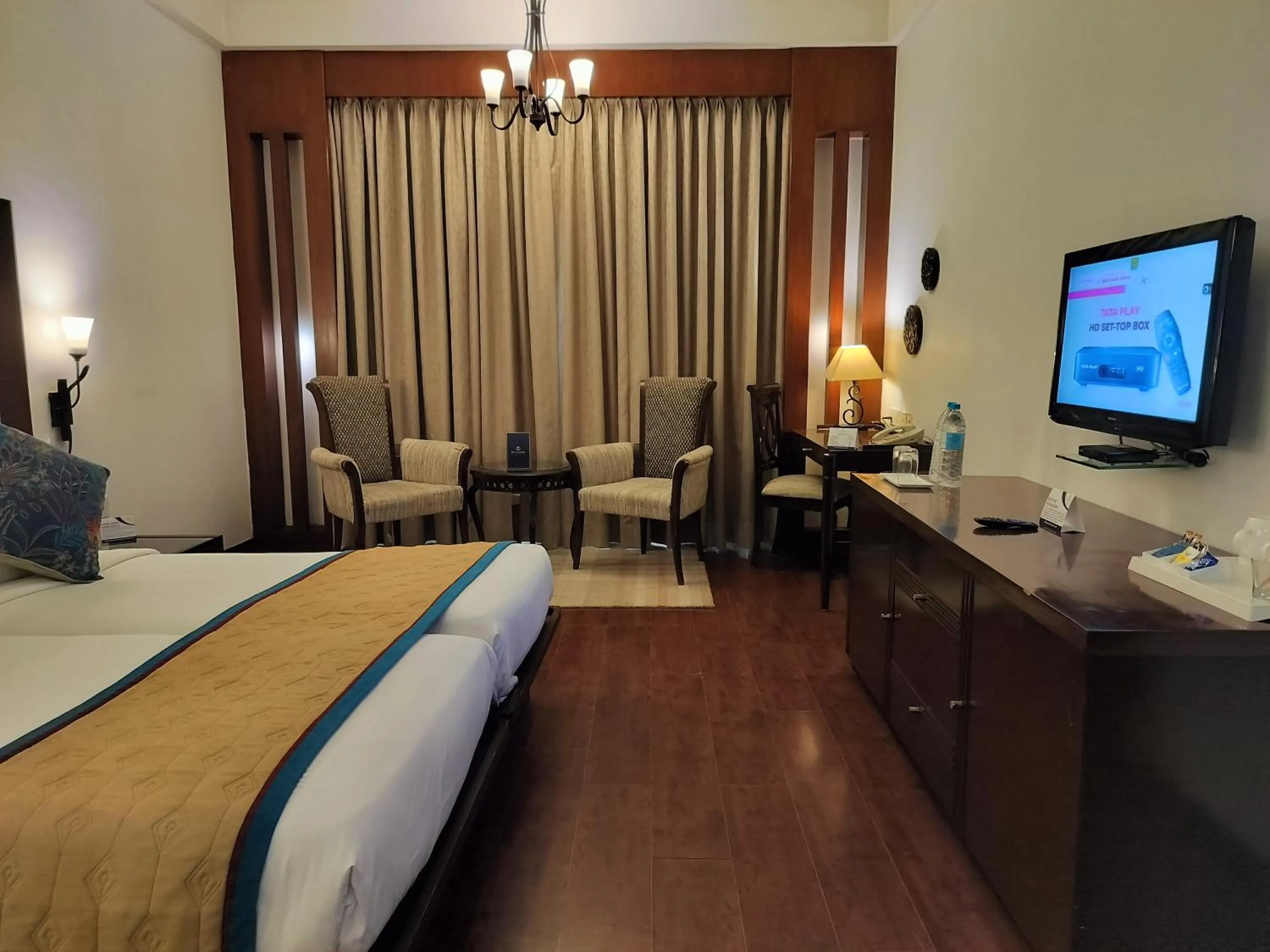 Bed in Bel-La Monde Hotel NH8 at 6km from IGI Airport Delhi