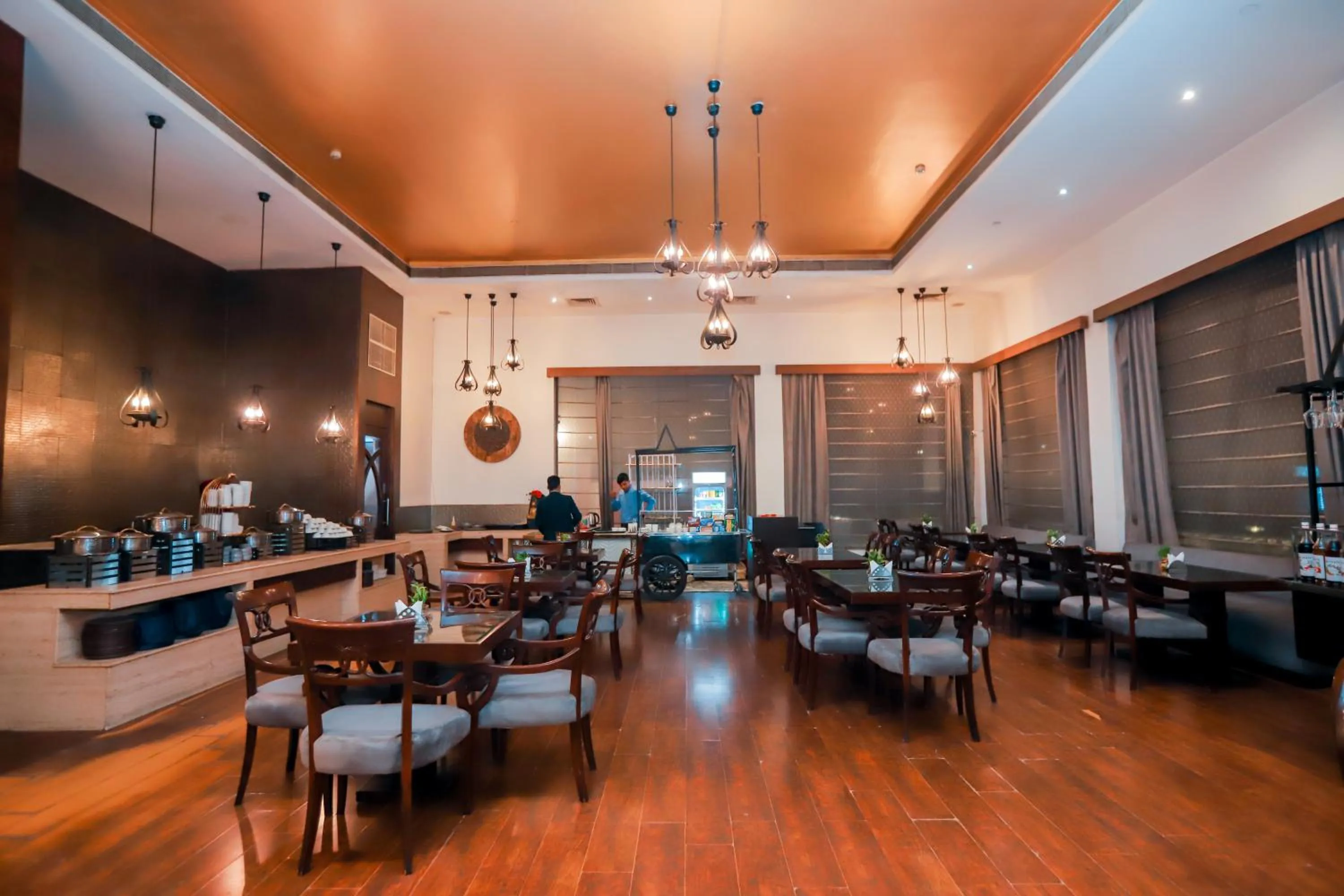 Restaurant/places to eat in Bel-La Monde Hotel NH8 at 6km from IGI Airport Delhi