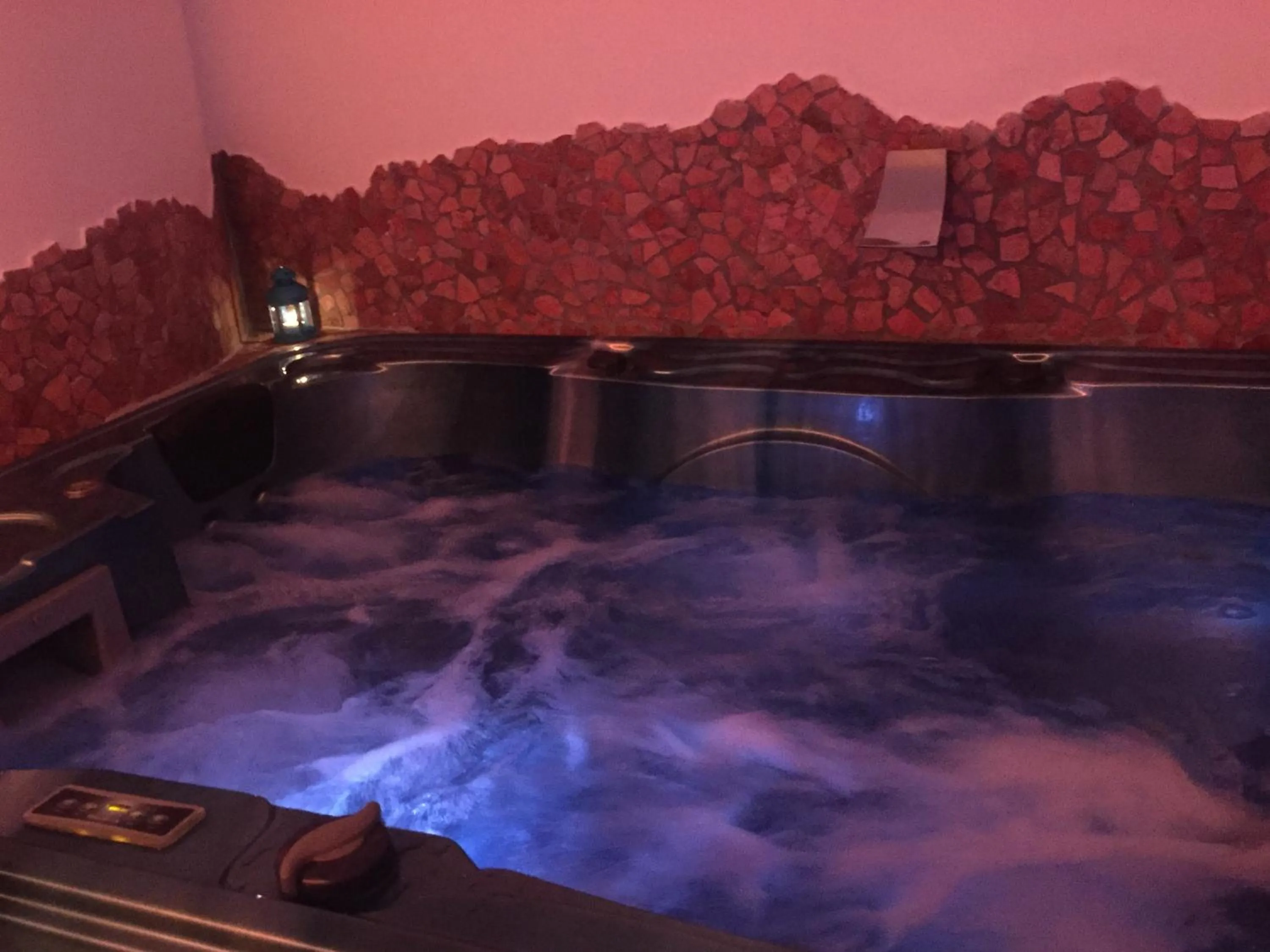Hot Tub in Garni Villa Betty