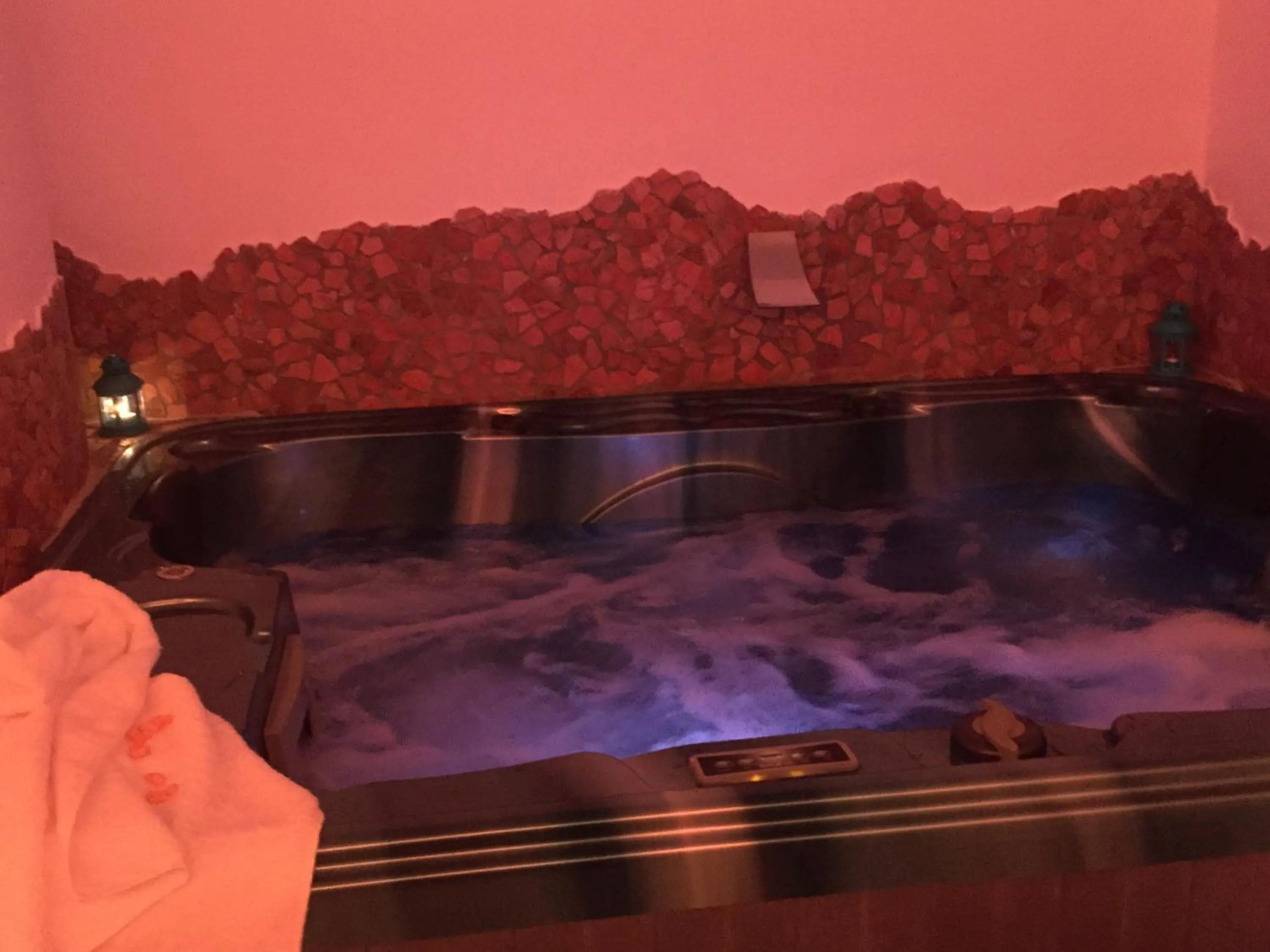Hot Tub in Garni Villa Betty