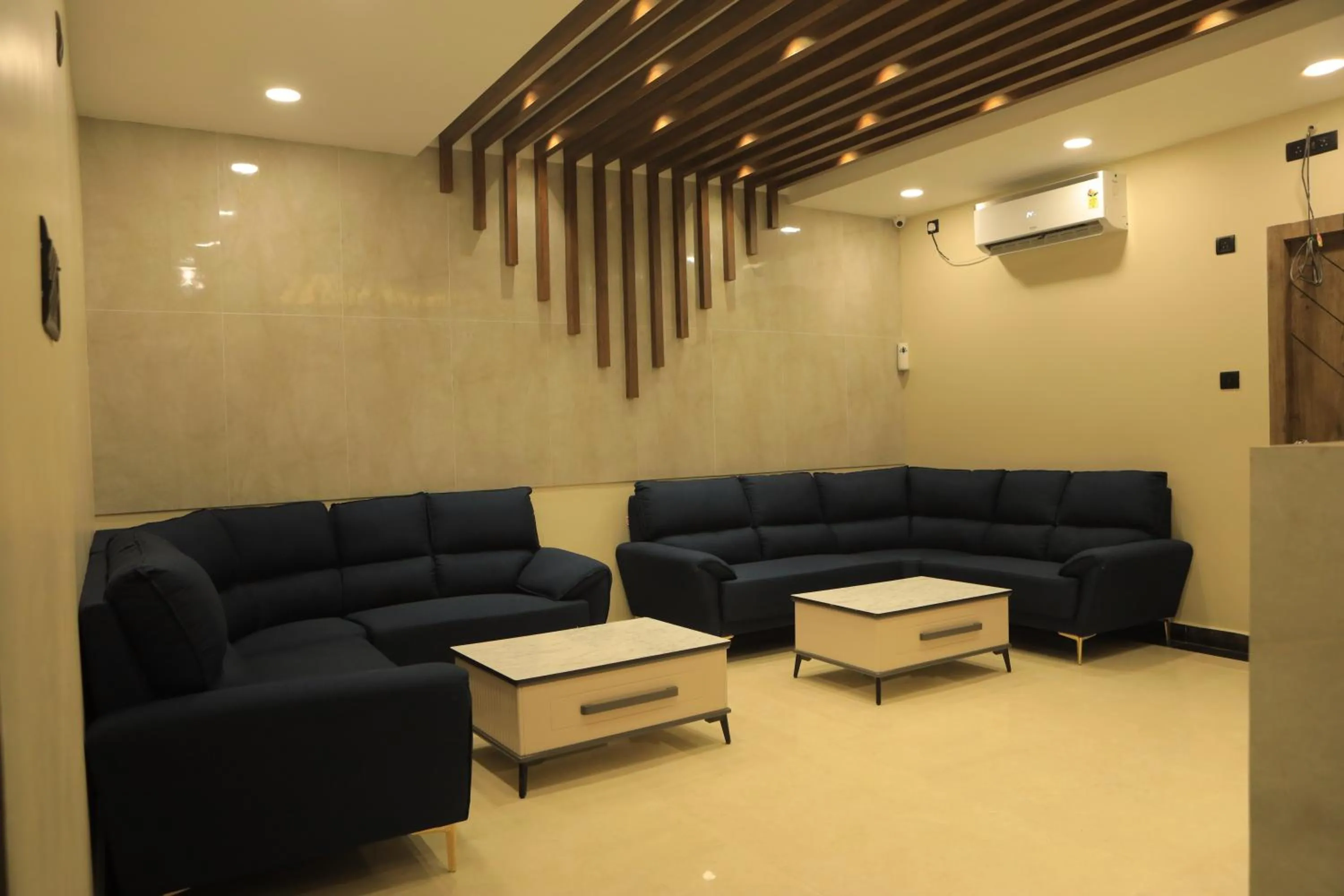 Lobby or reception in KANS ONE - Hotel & Banquets