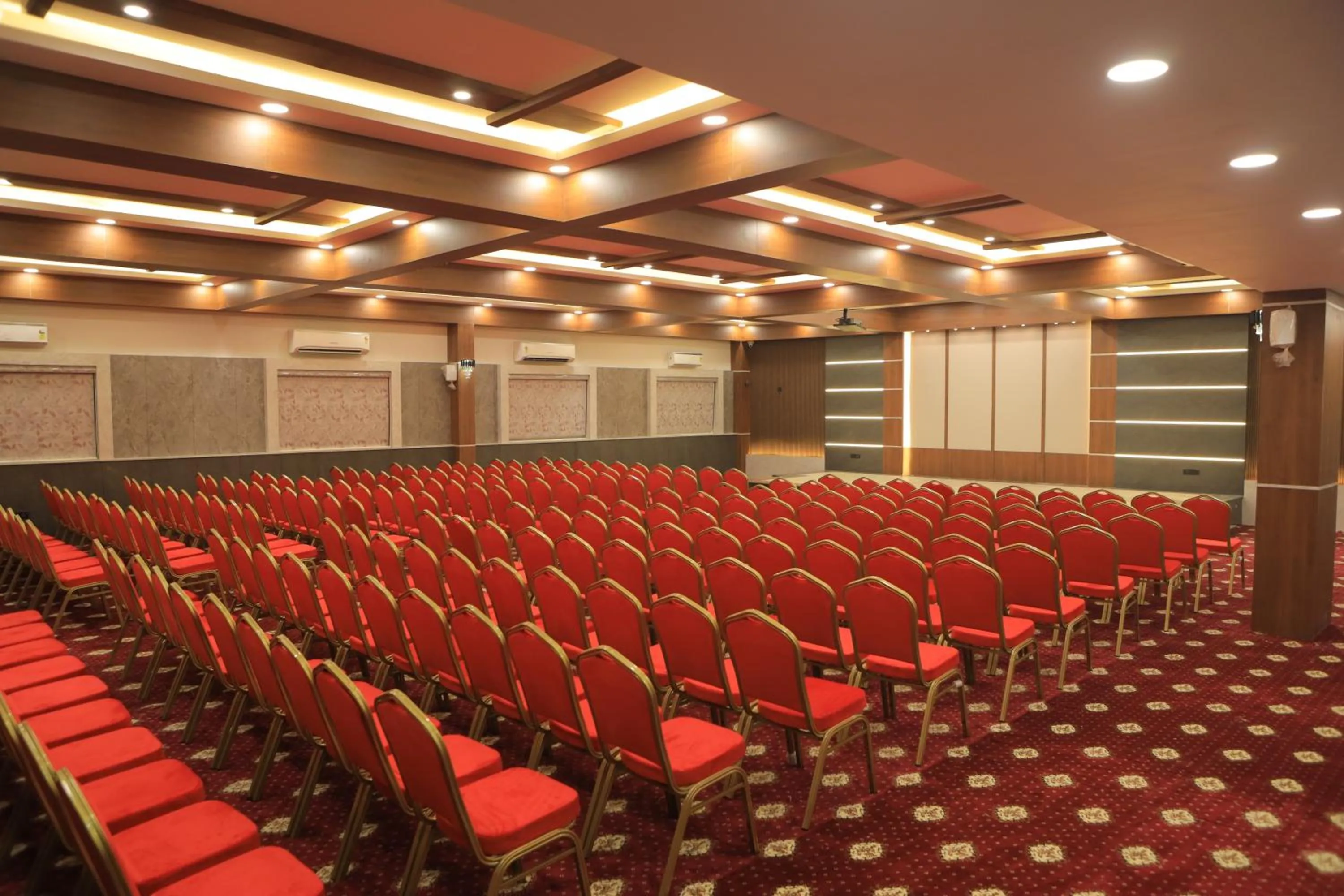 Business facilities in KANS ONE - Hotel & Banquets