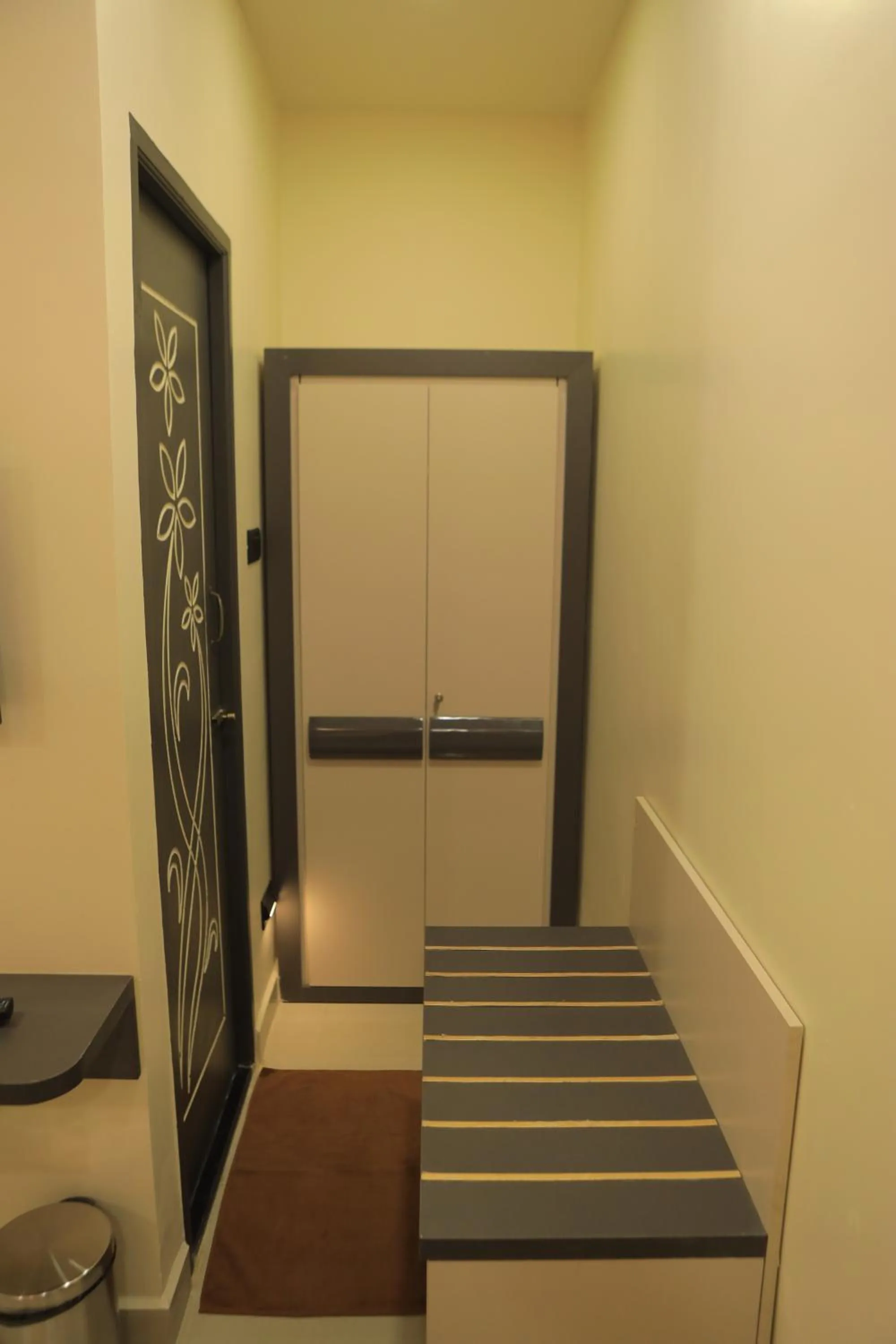 wardrobe in KANS ONE - Hotel & Banquets