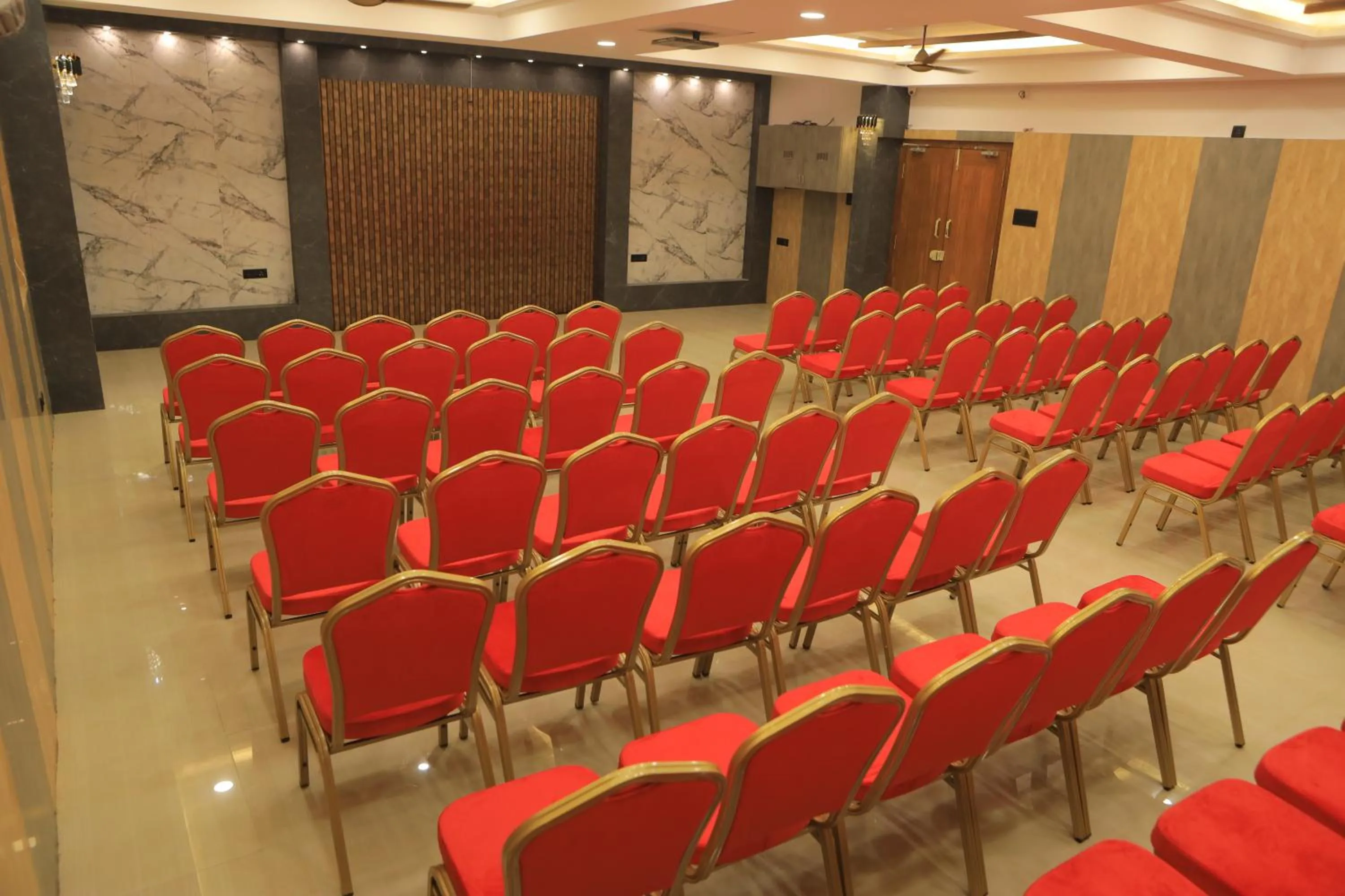 Business facilities in KANS ONE - Hotel & Banquets