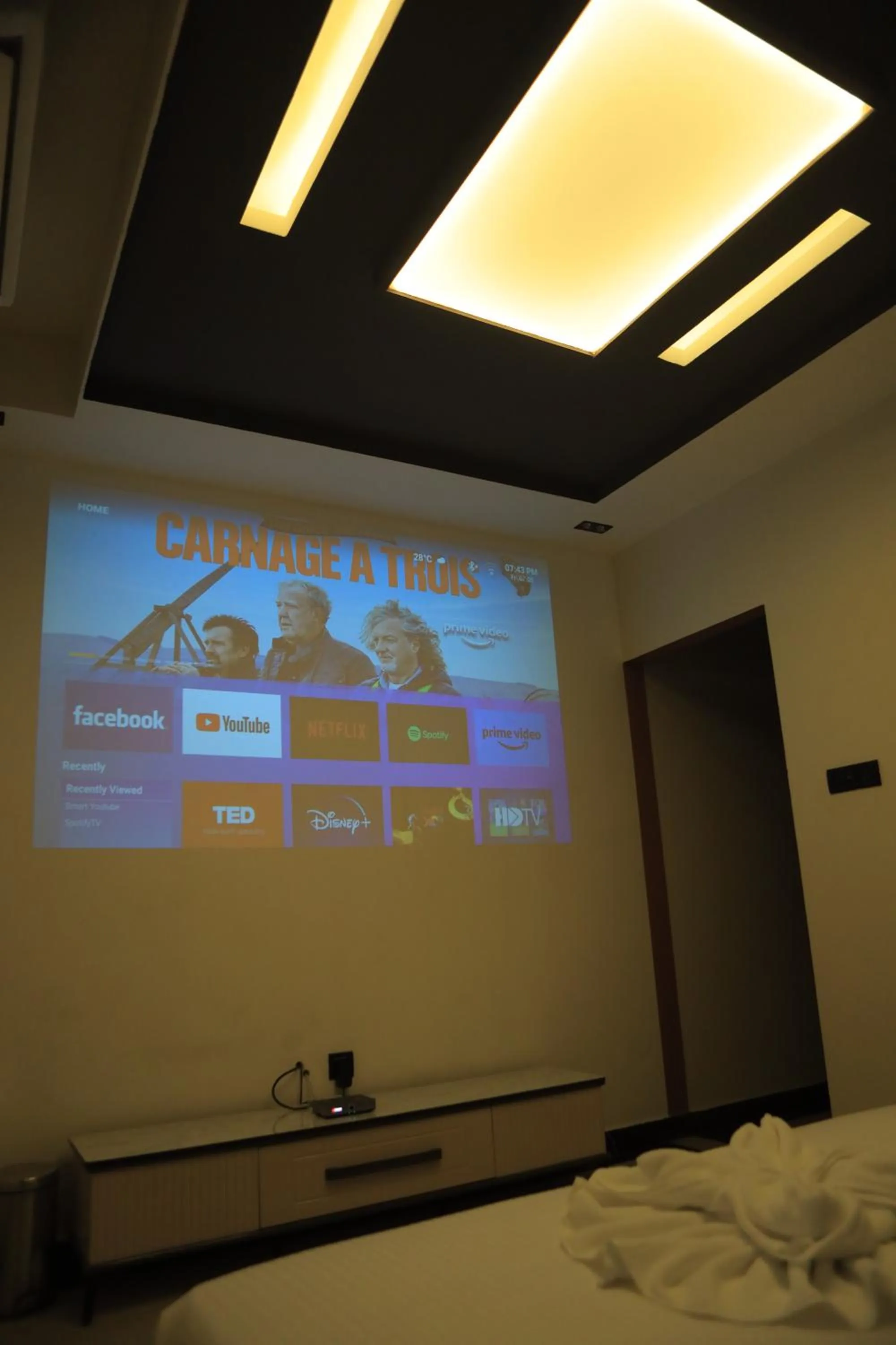 TV and multimedia in KANS ONE - Hotel & Banquets