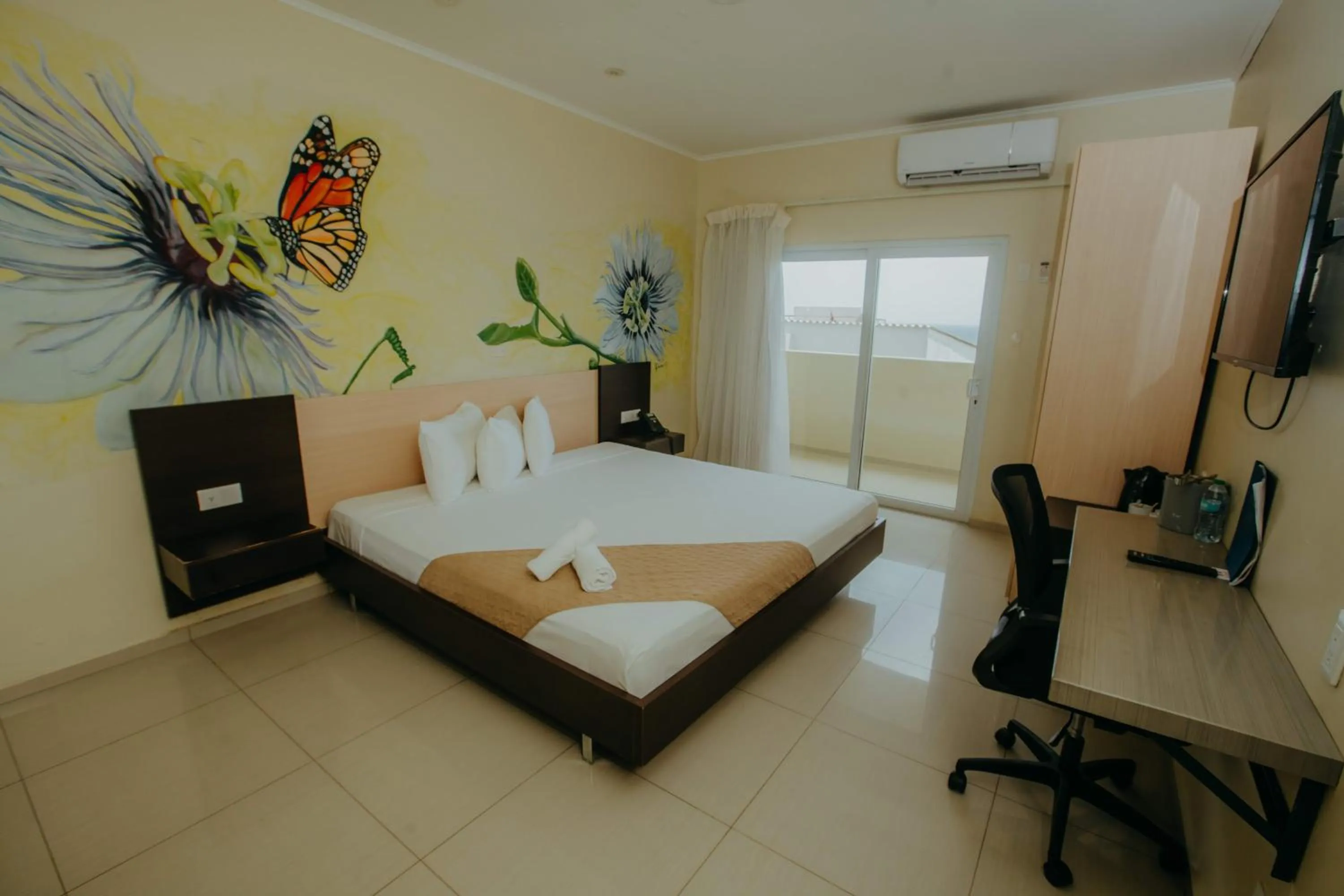 Bed in Curacao Airport Hotel