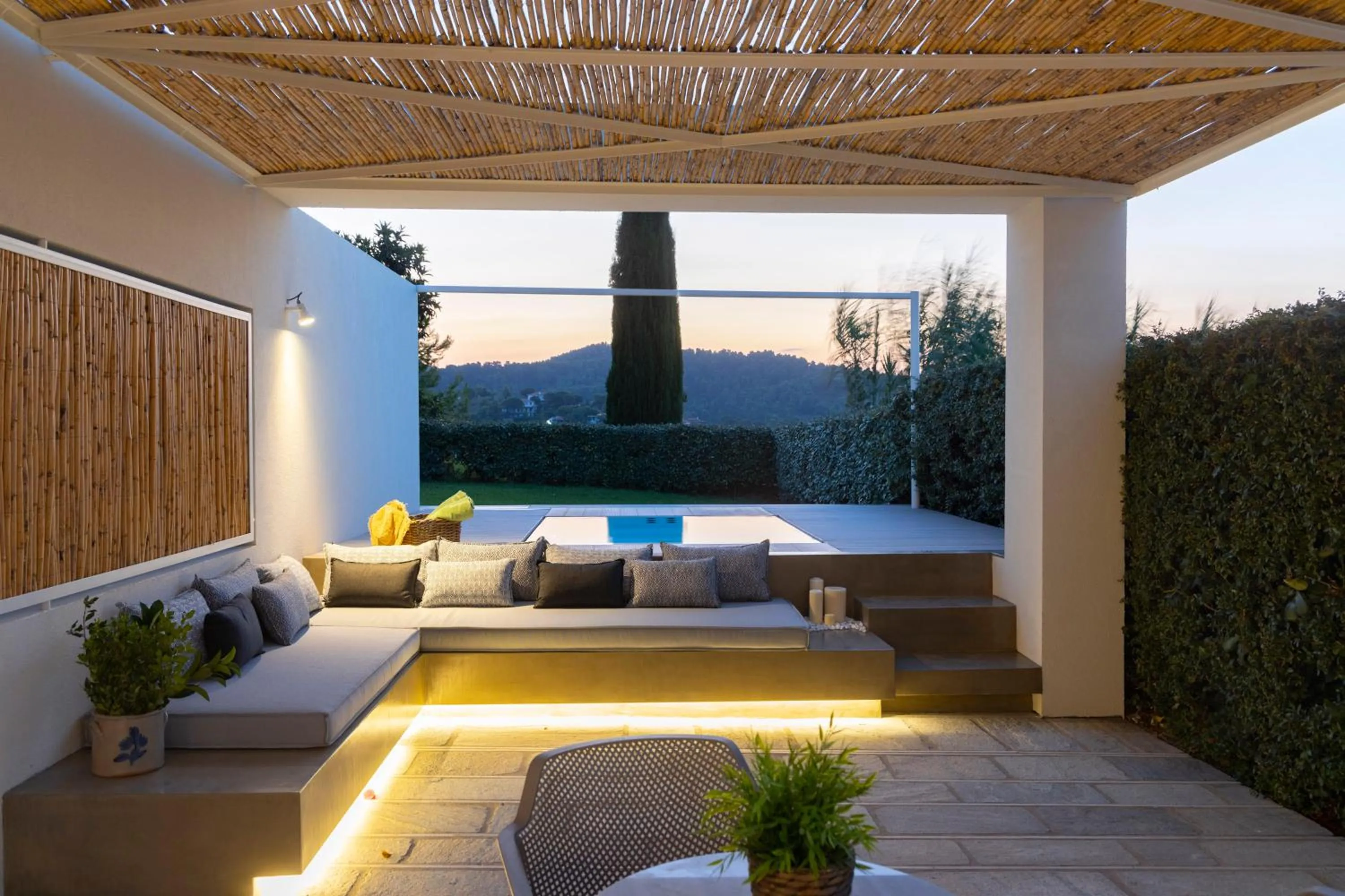 Garden in Atrium Hotel