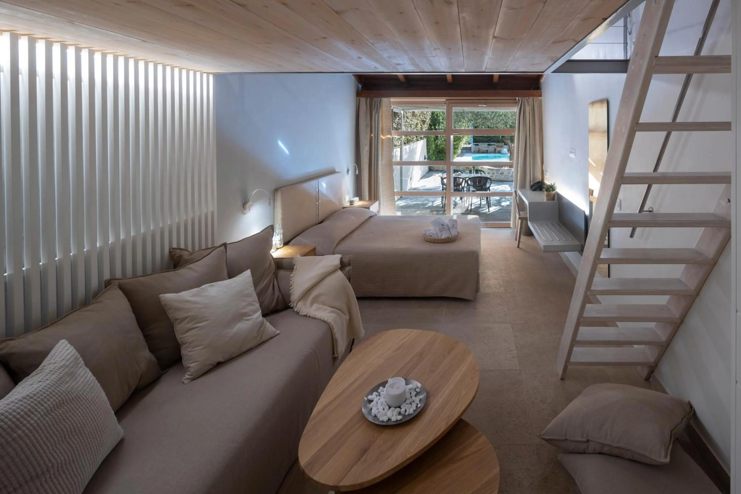 Patio in Atrium Hotel