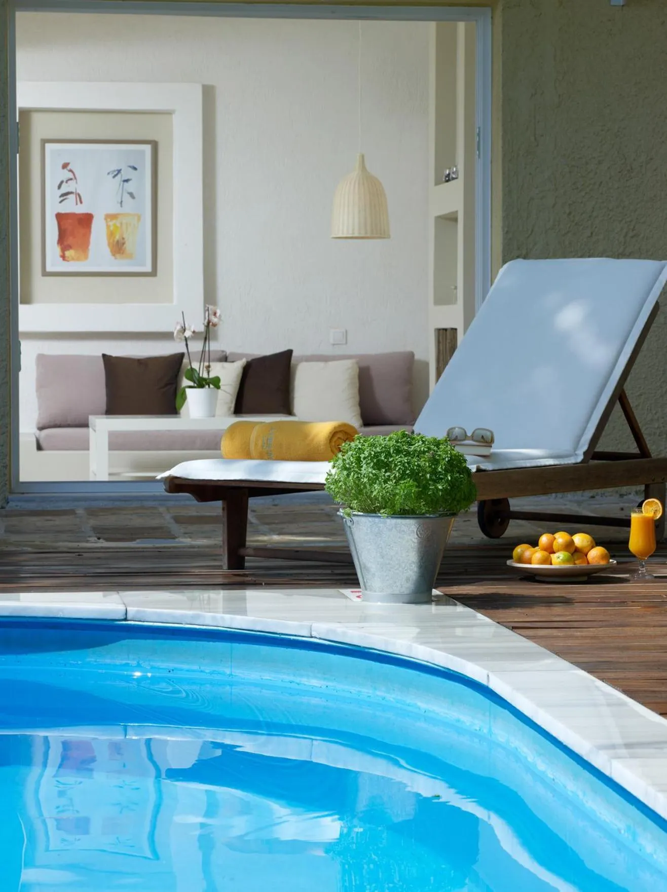 Seating area in Atrium Hotel