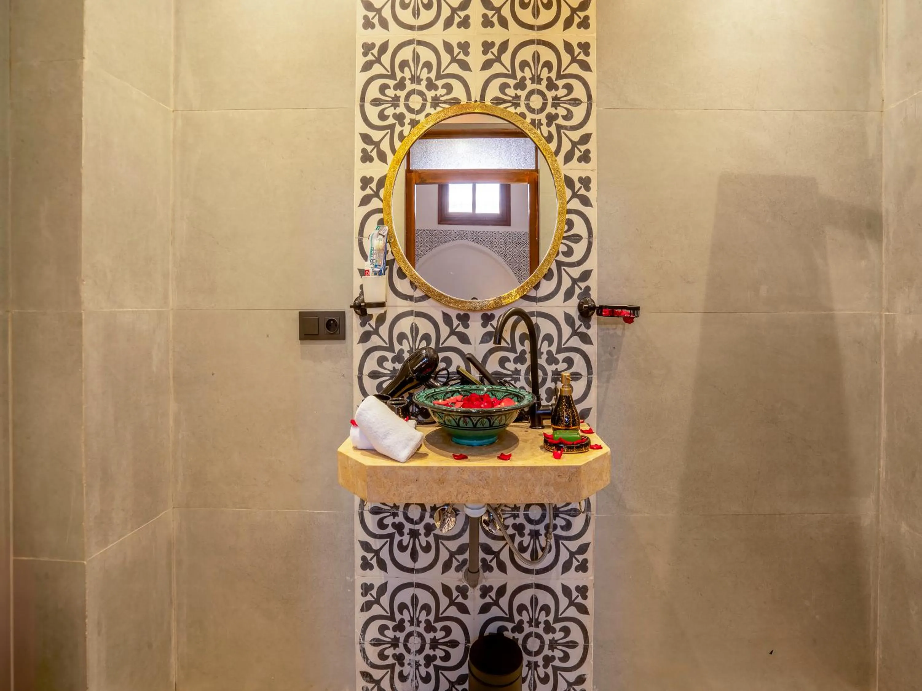 Bathroom in Riad Le Nid De Fatima