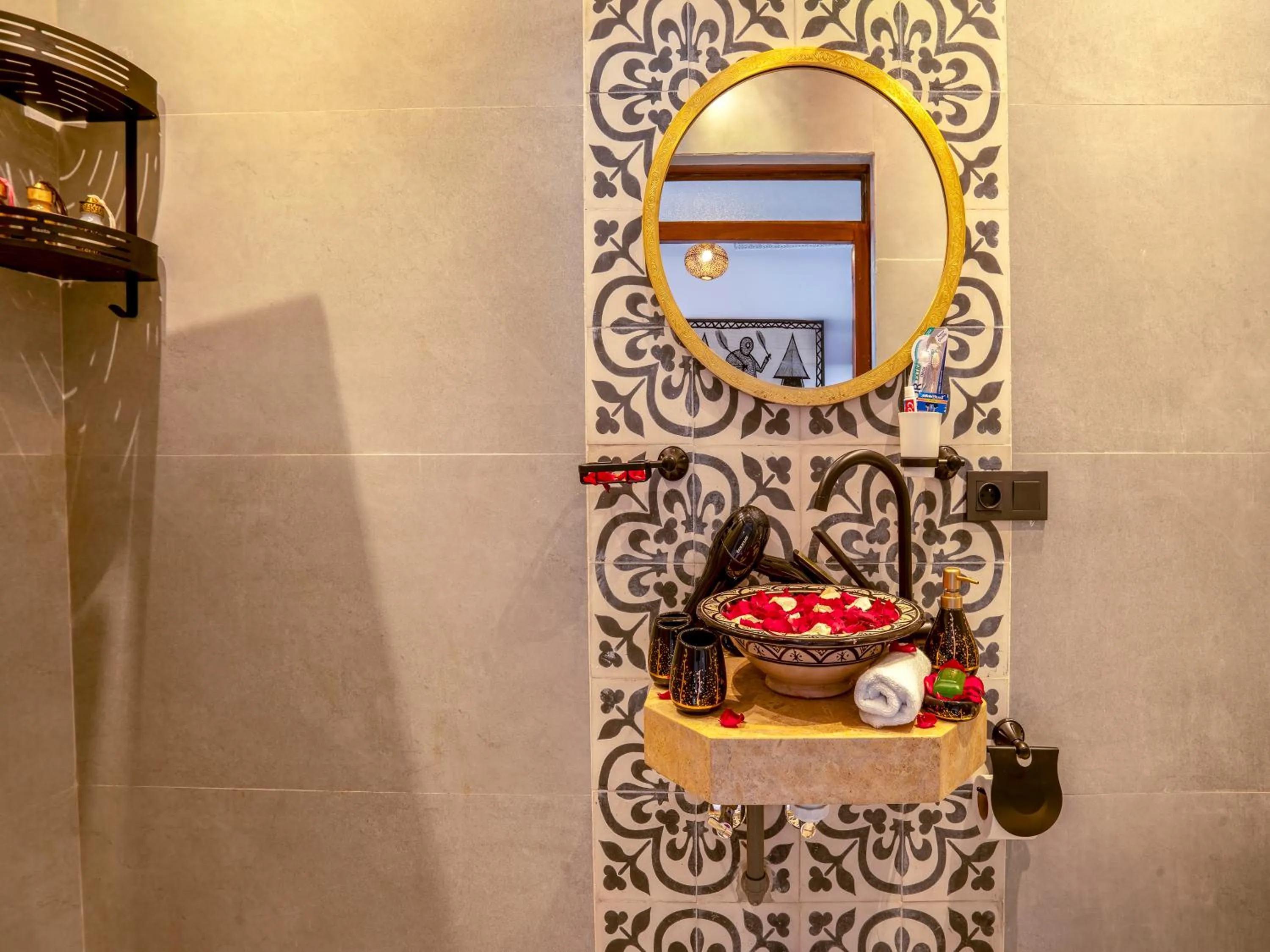 Bathroom in Riad Le Nid De Fatima