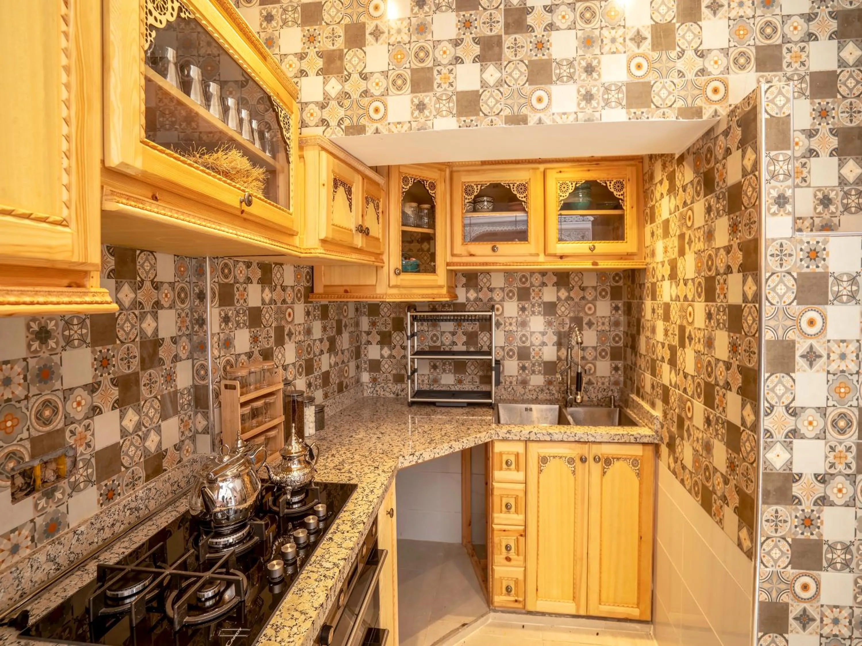 Kitchen or kitchenette in Riad Le Nid De Fatima