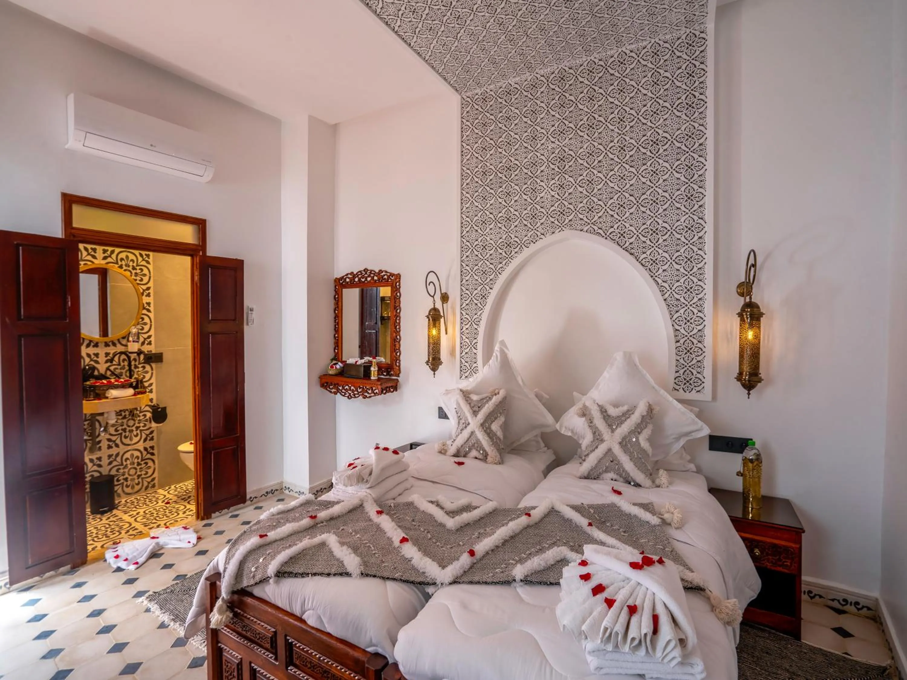 Bed in Riad Le Nid De Fatima