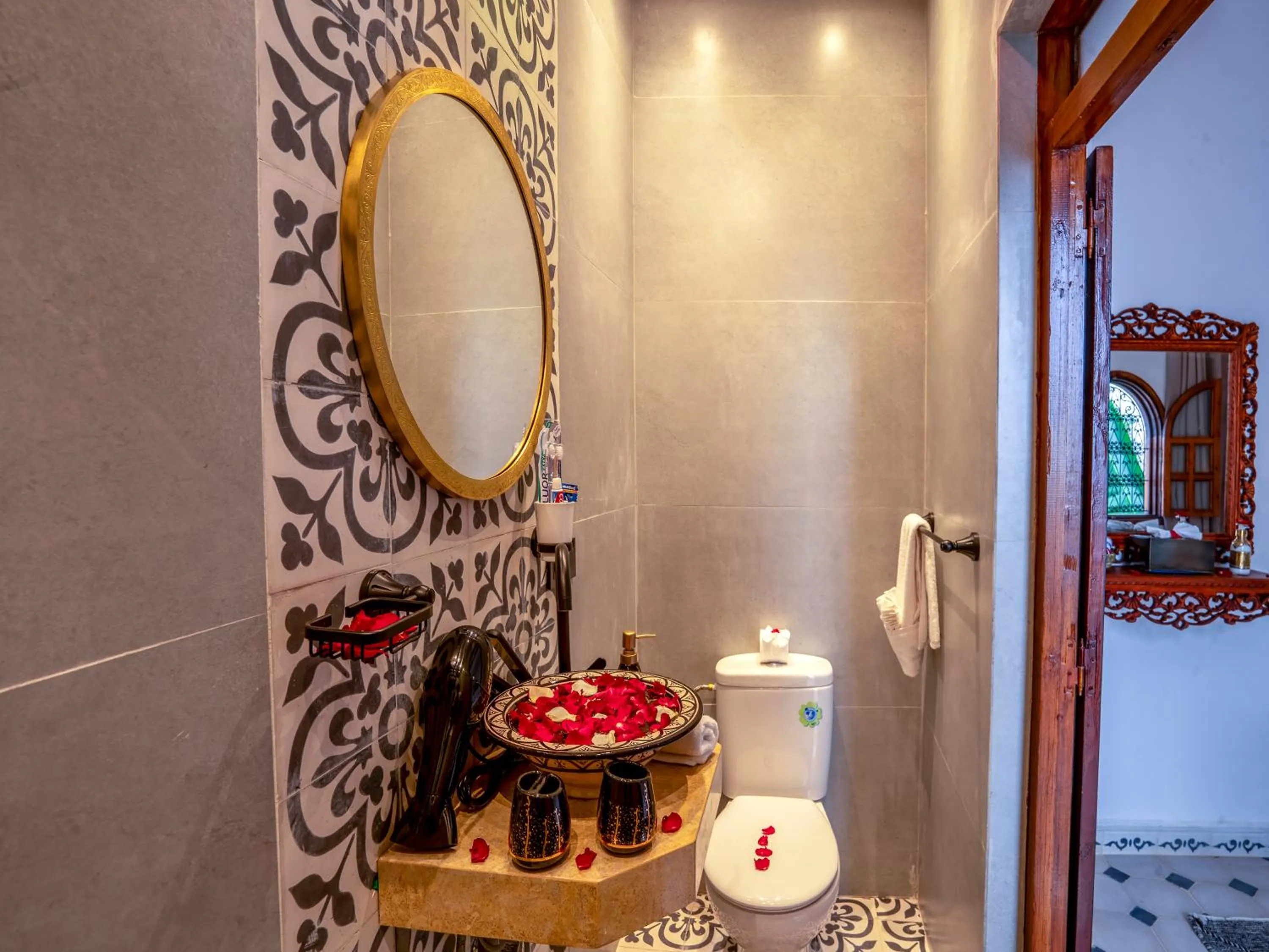 Bathroom in Riad Le Nid De Fatima