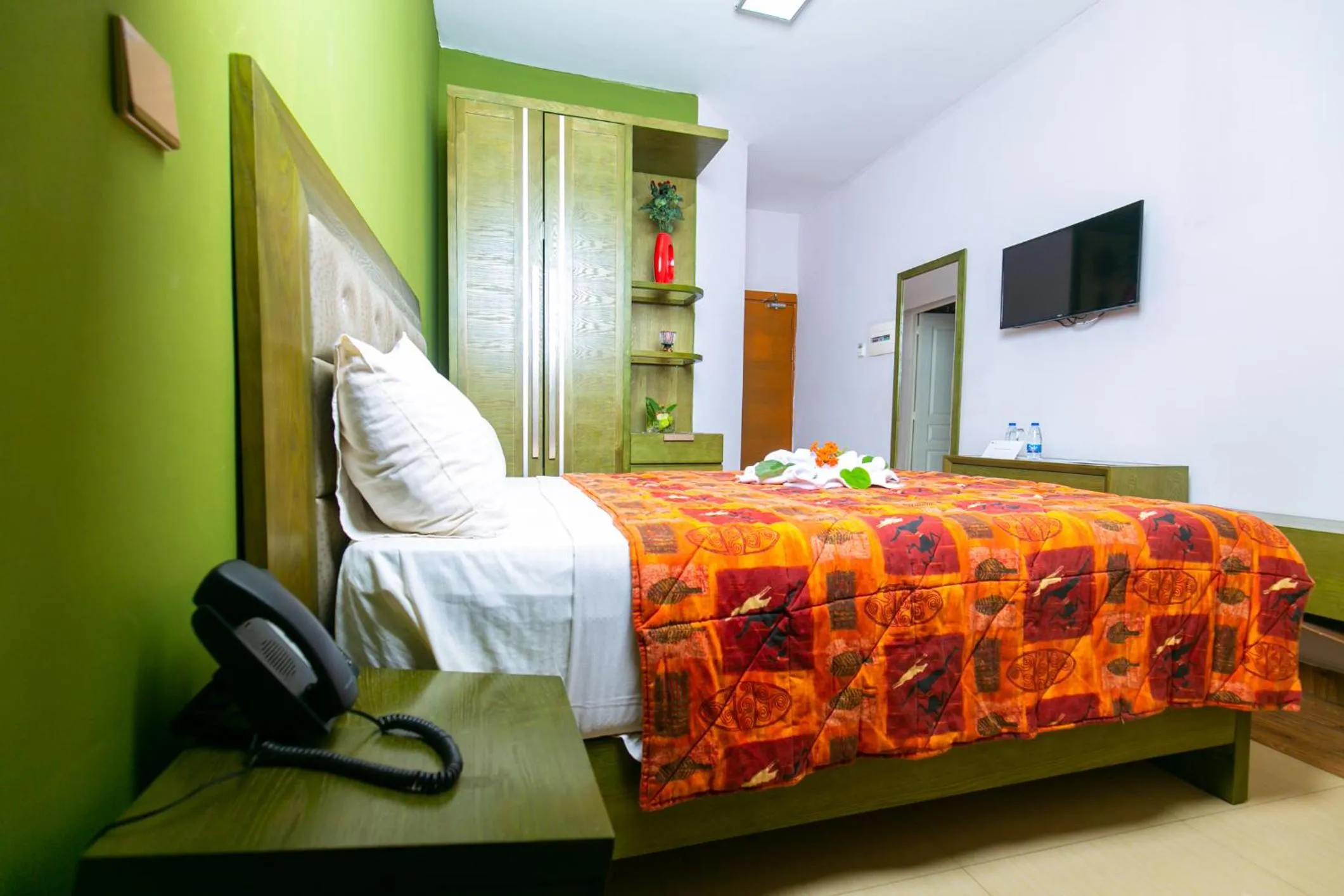 Bed in Wakola Hotel Cheikh Anta DIOP