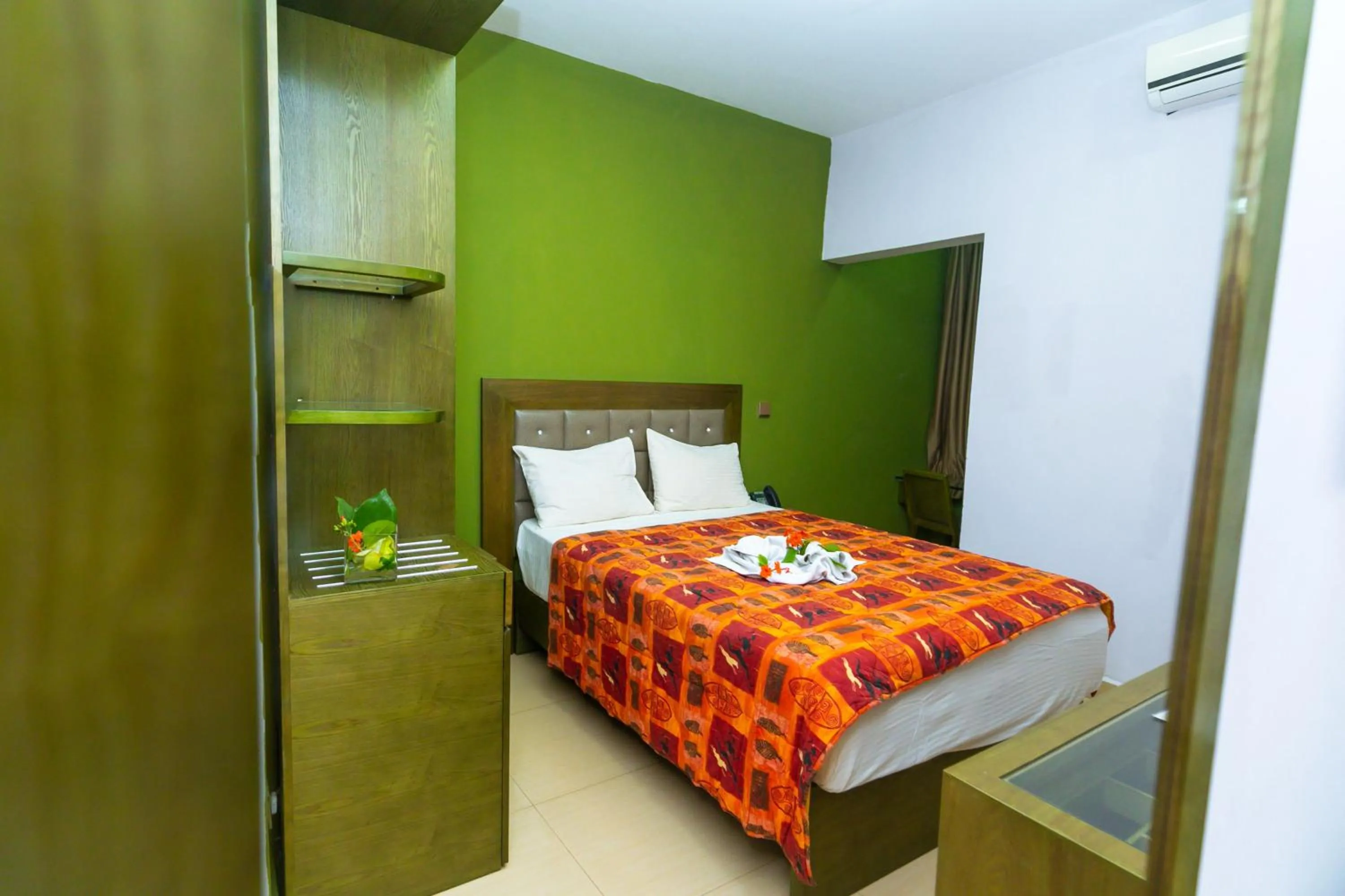 Bedroom, Bed in Wakola Hotel Cheikh Anta DIOP