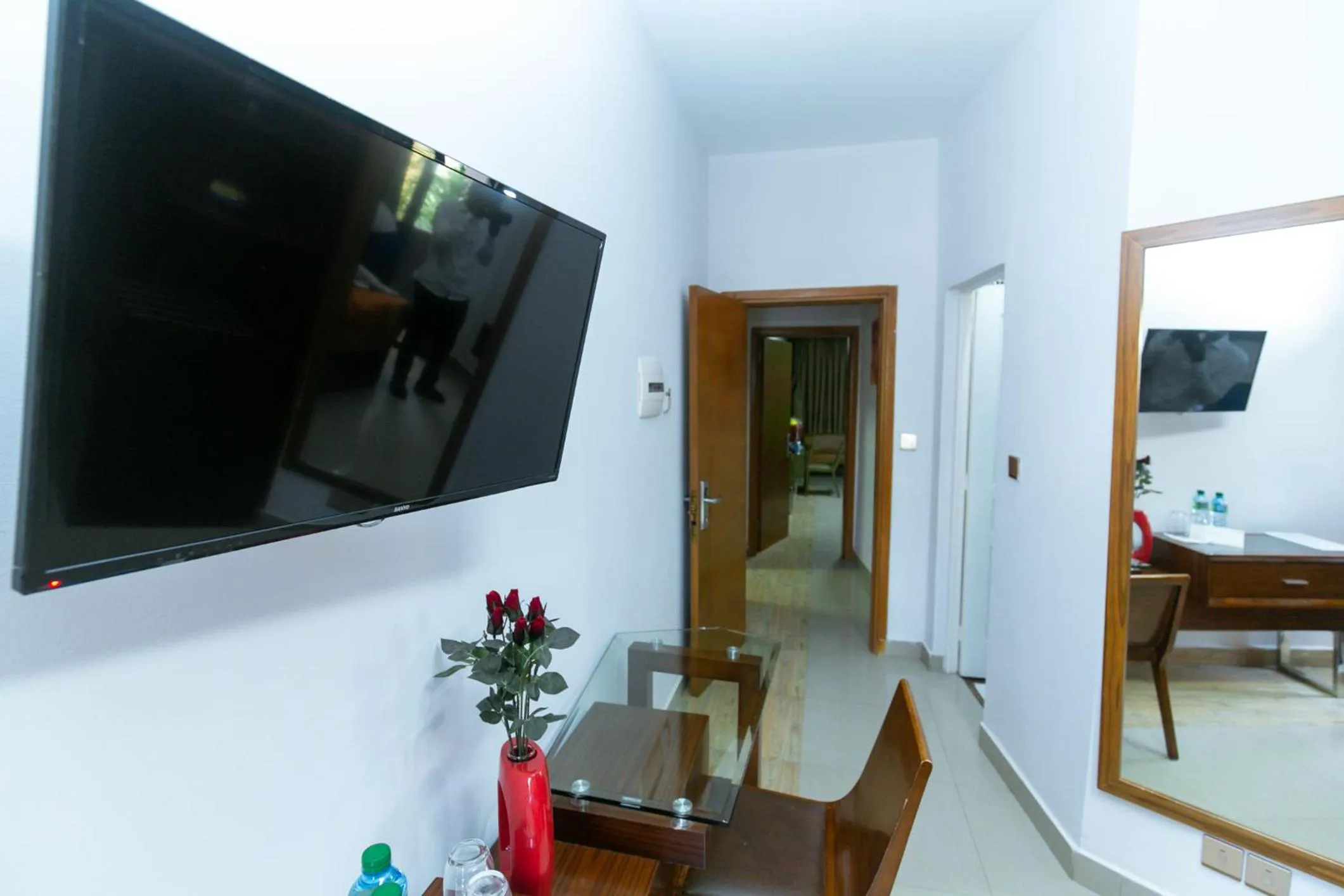 TV and multimedia in Wakola Hotel Cheikh Anta DIOP