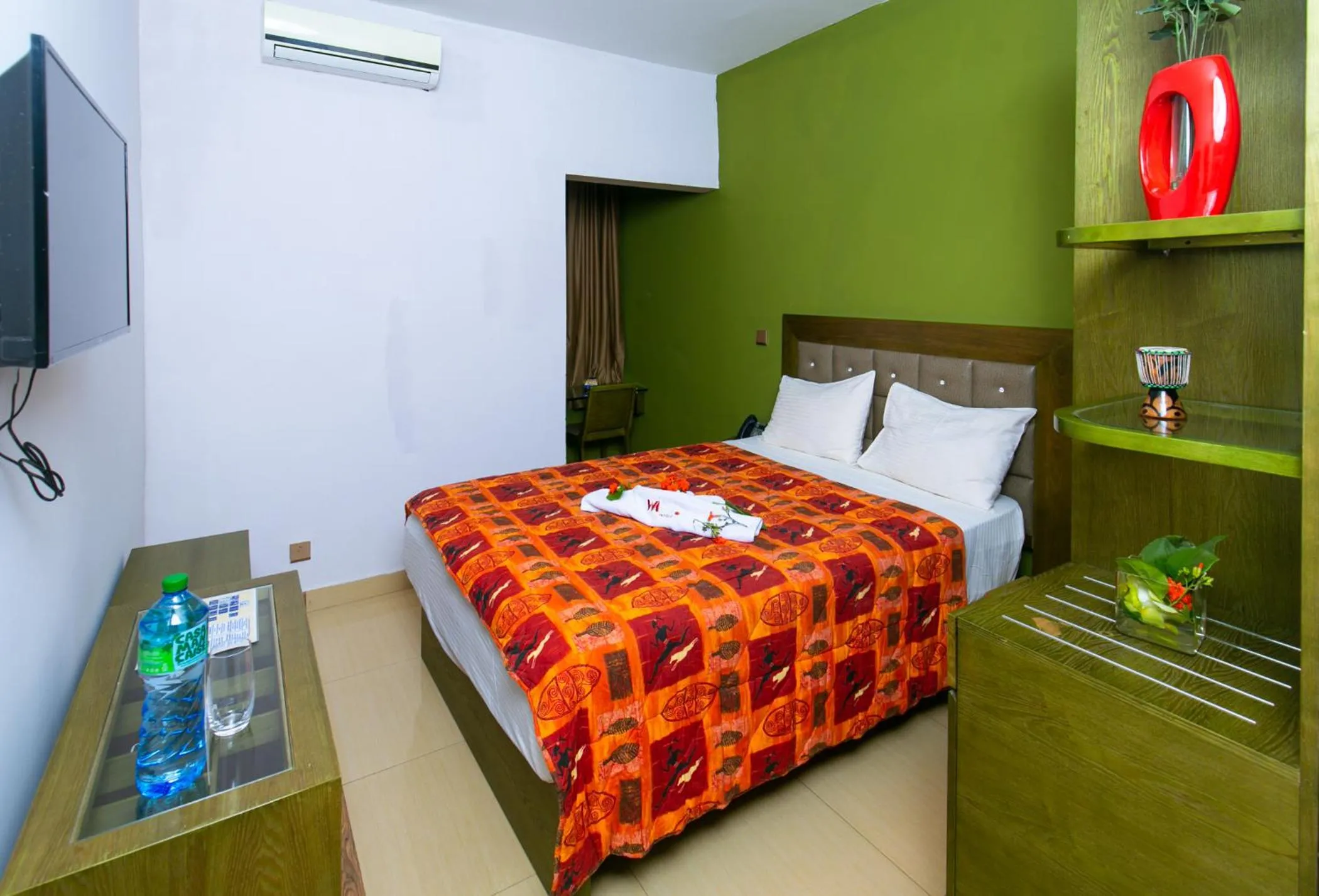 Bed in Wakola Hotel Cheikh Anta DIOP