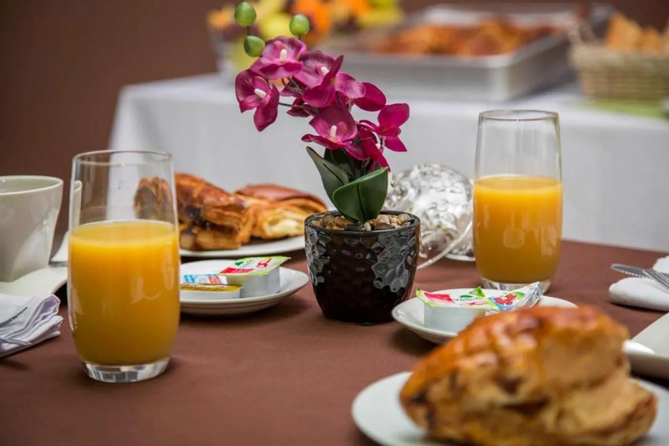 Food and drinks in Wakola Hotel Cheikh Anta DIOP