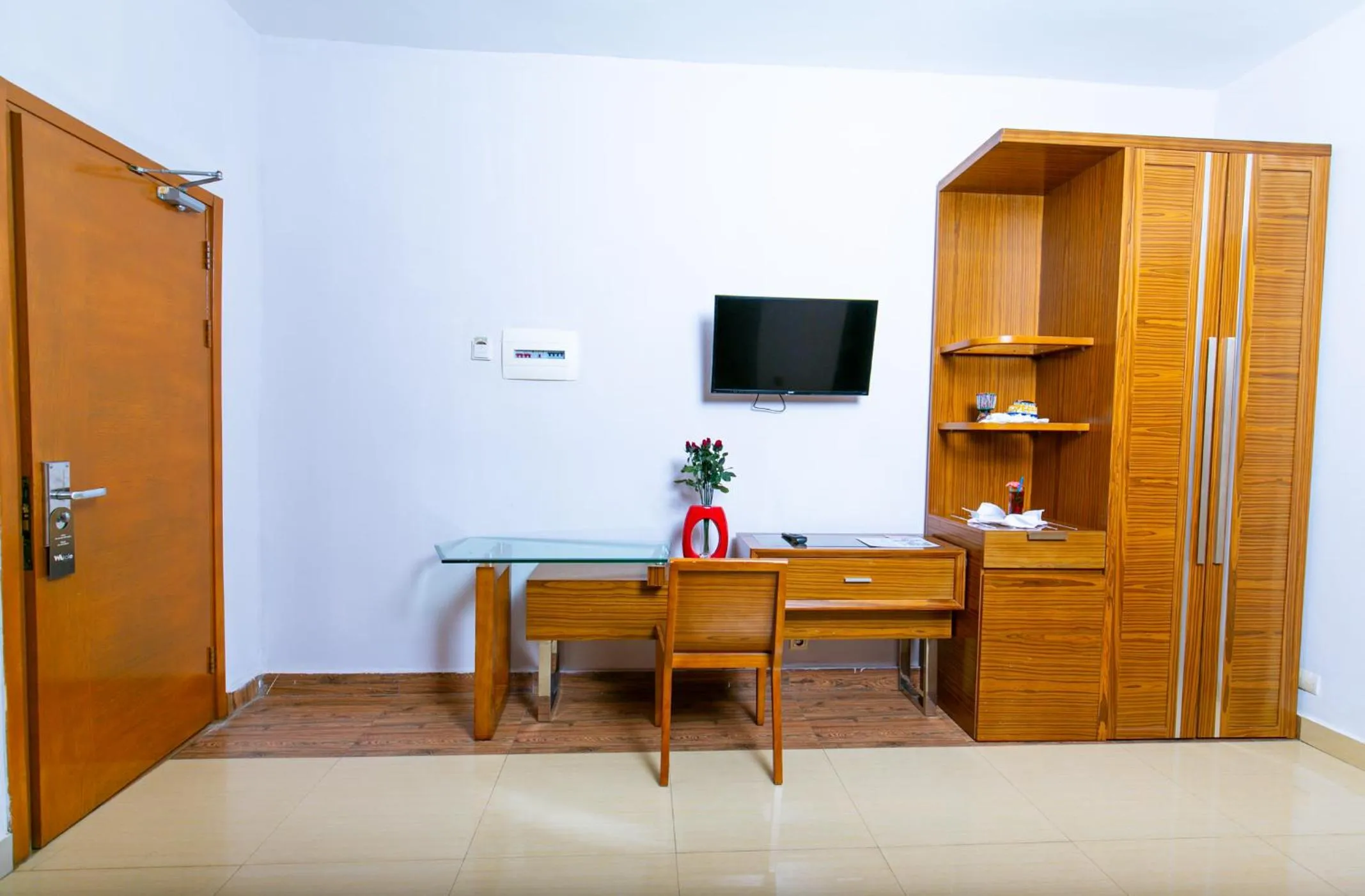TV and multimedia in Wakola Hotel Cheikh Anta DIOP