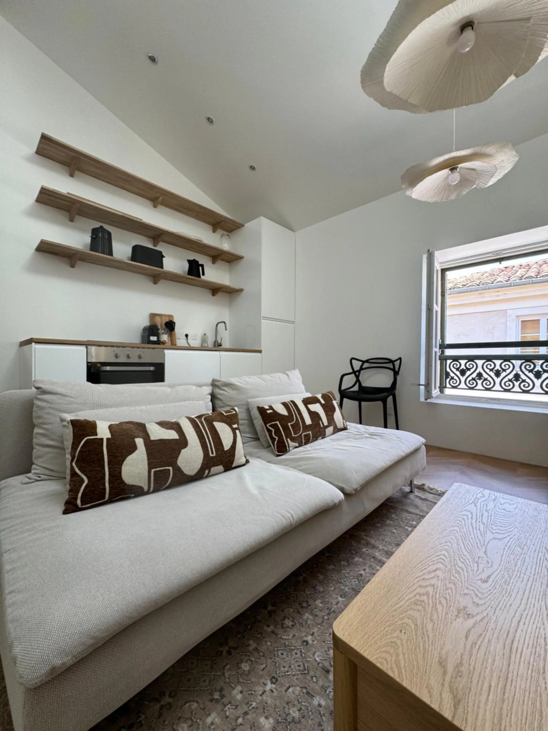 La Halte des Arènes de Nimes - Appartement Minimaliste - Ecusson Nimes