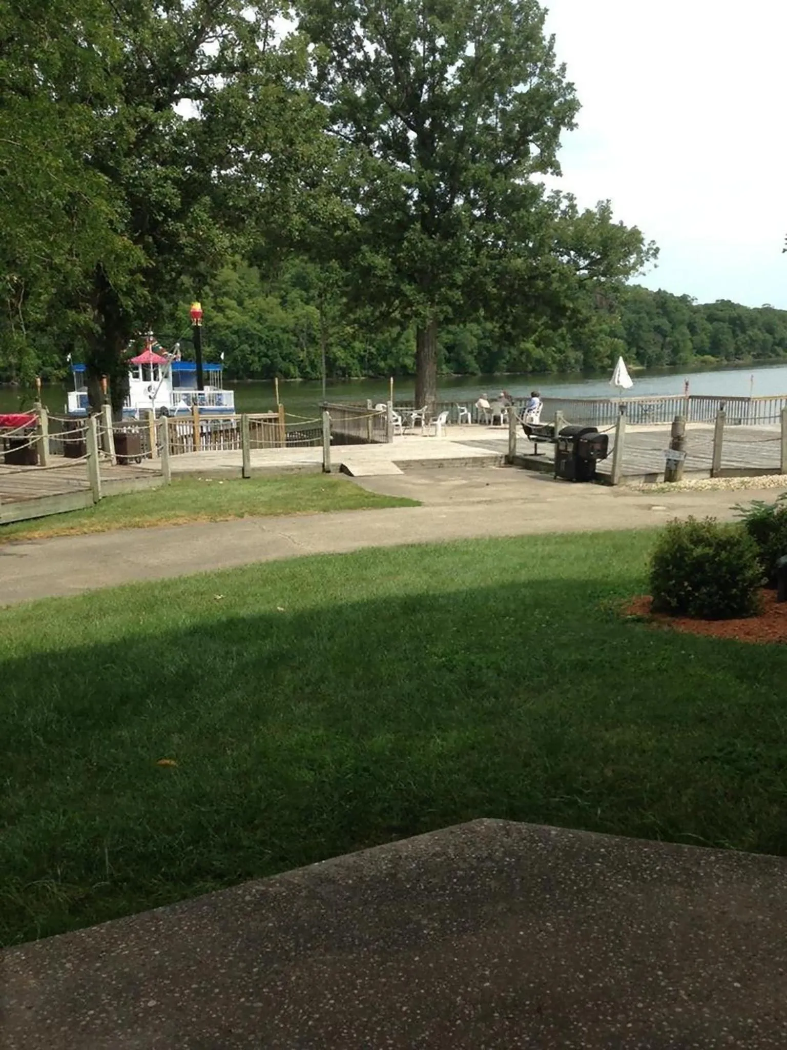 Patio in Paddle Wheel Inn
