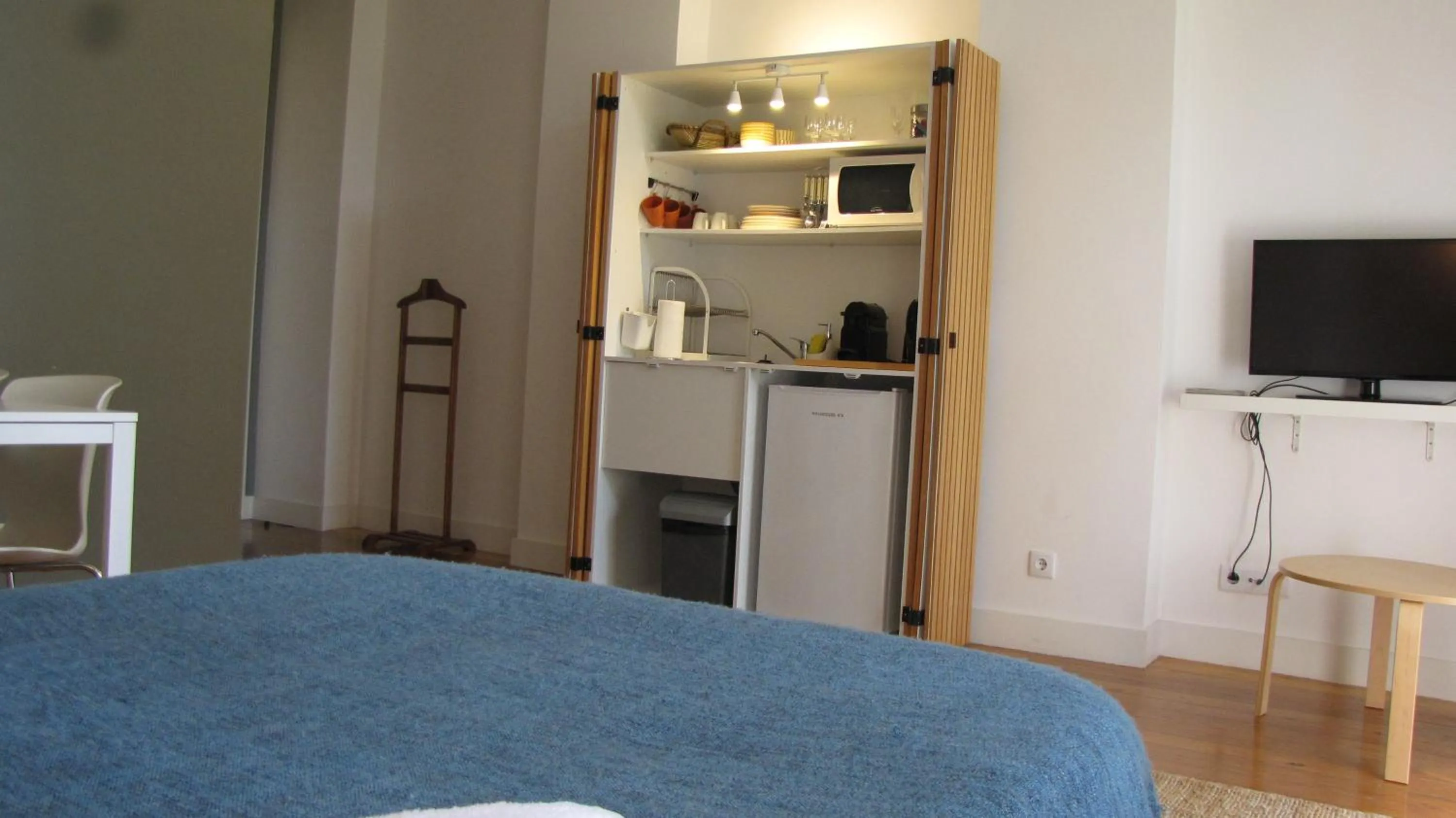 Kitchen or kitchenette, Bed in Koolhouse Porto